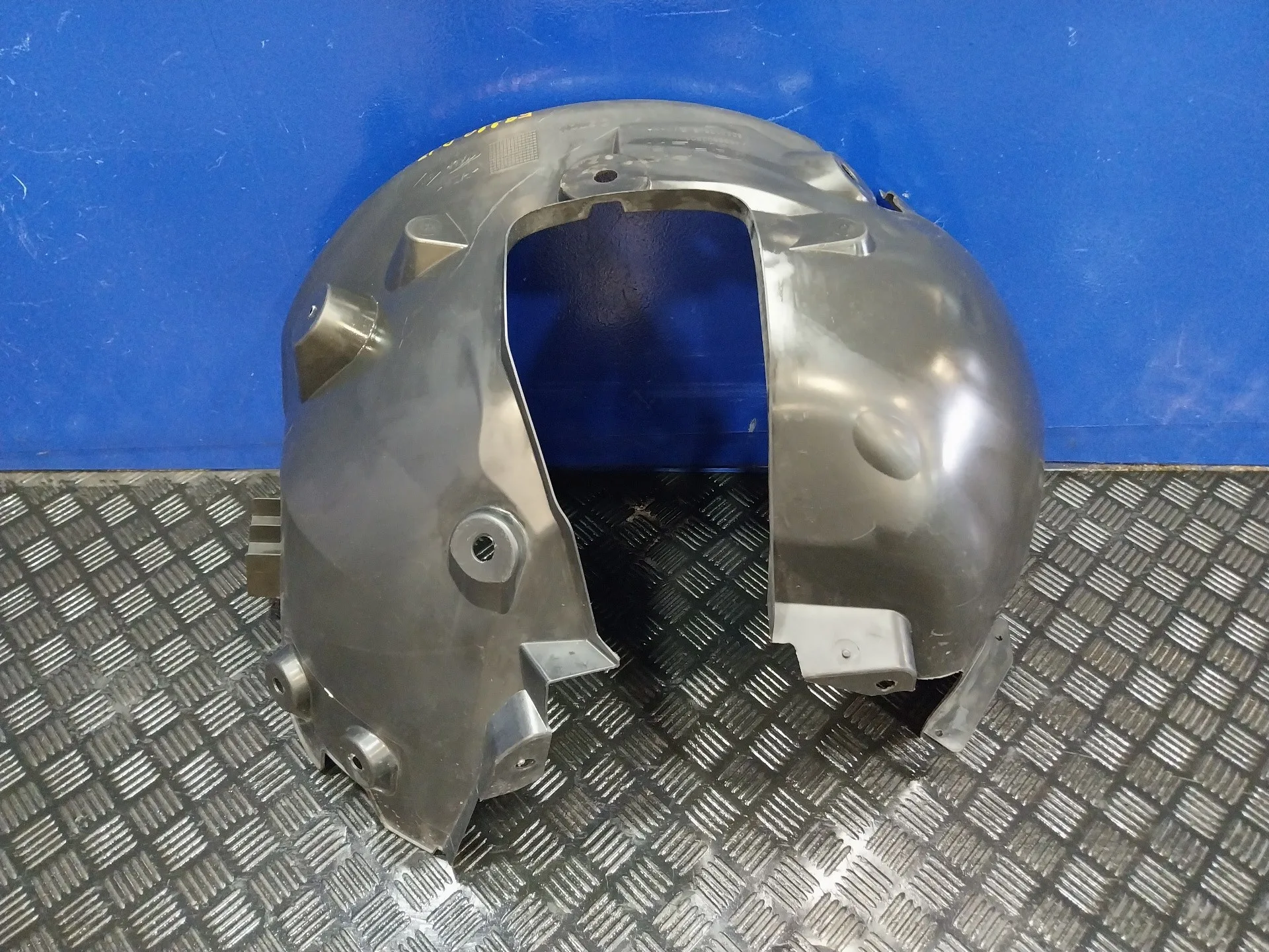 Plastico Paso Rueda Delantero Izquierdo para Smart Forfour