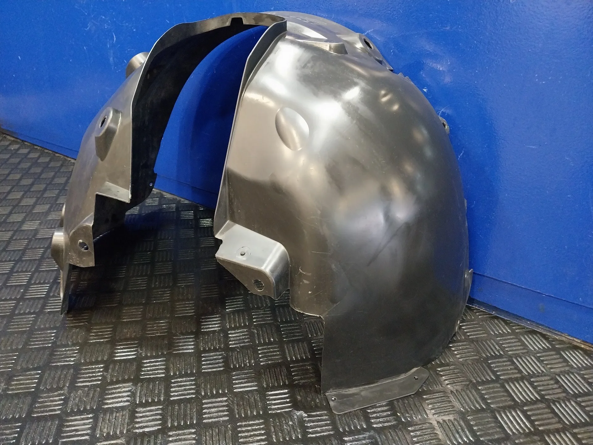 Plastico Paso Rueda Delantero Izquierdo para Smart Forfour