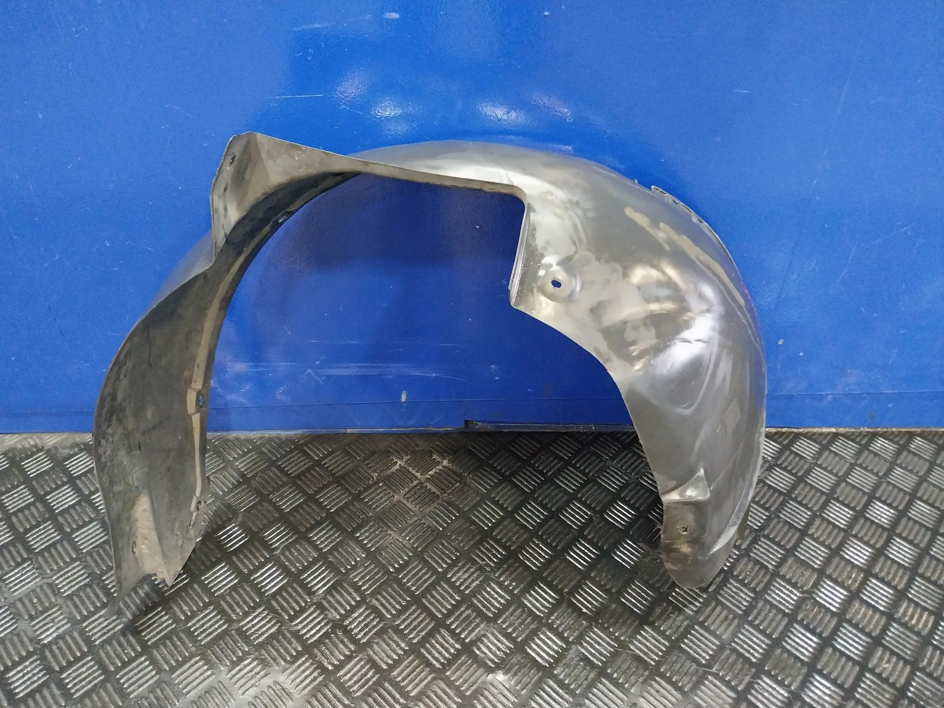 Plastico Paso Rueda Delantero Izquierdo para Seat Toledo (1M2)