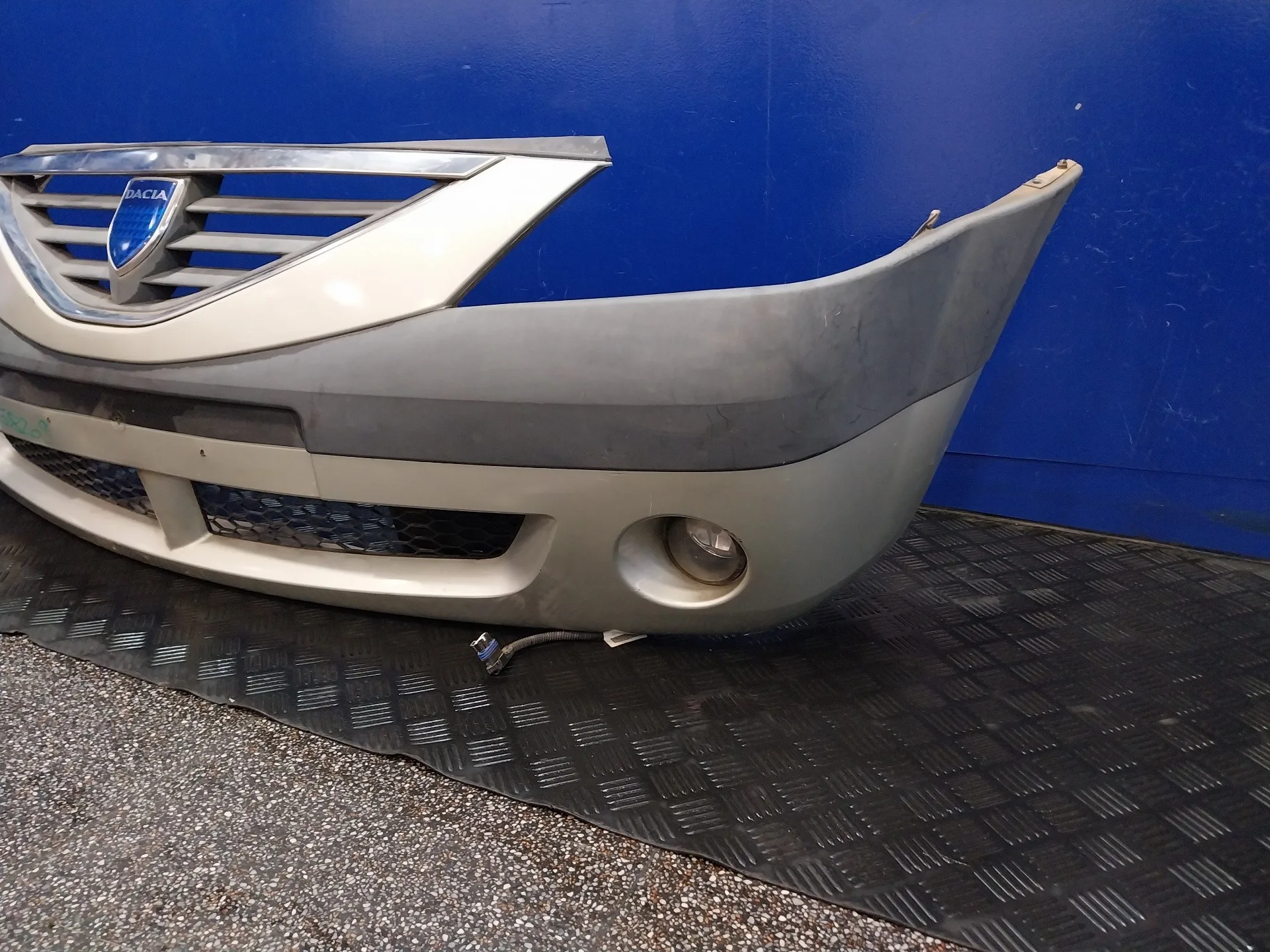 Paragolpes Delantero para Dacia Logan