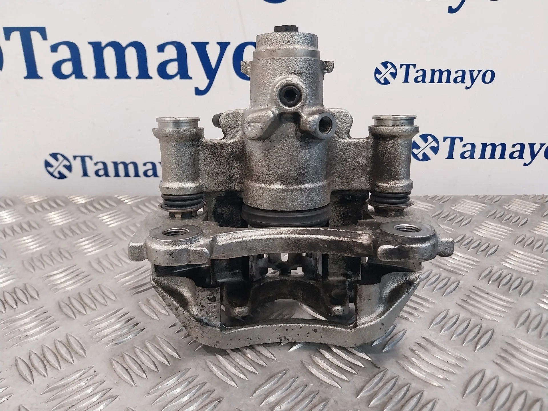 Pinza Freno Trasera Izquierda para Nissan Cabstar ->09.06