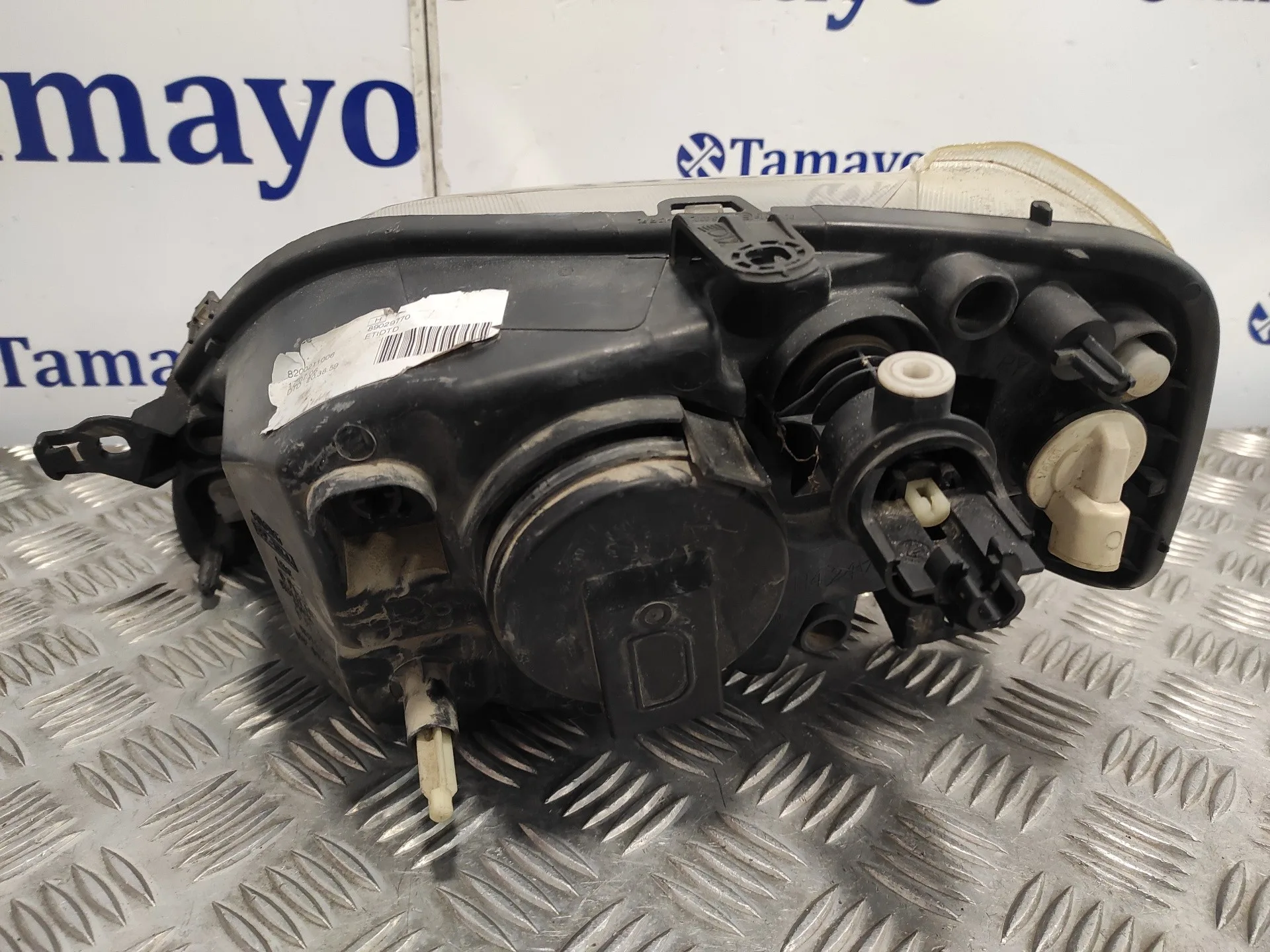 Faro Derecho para Dacia Logan