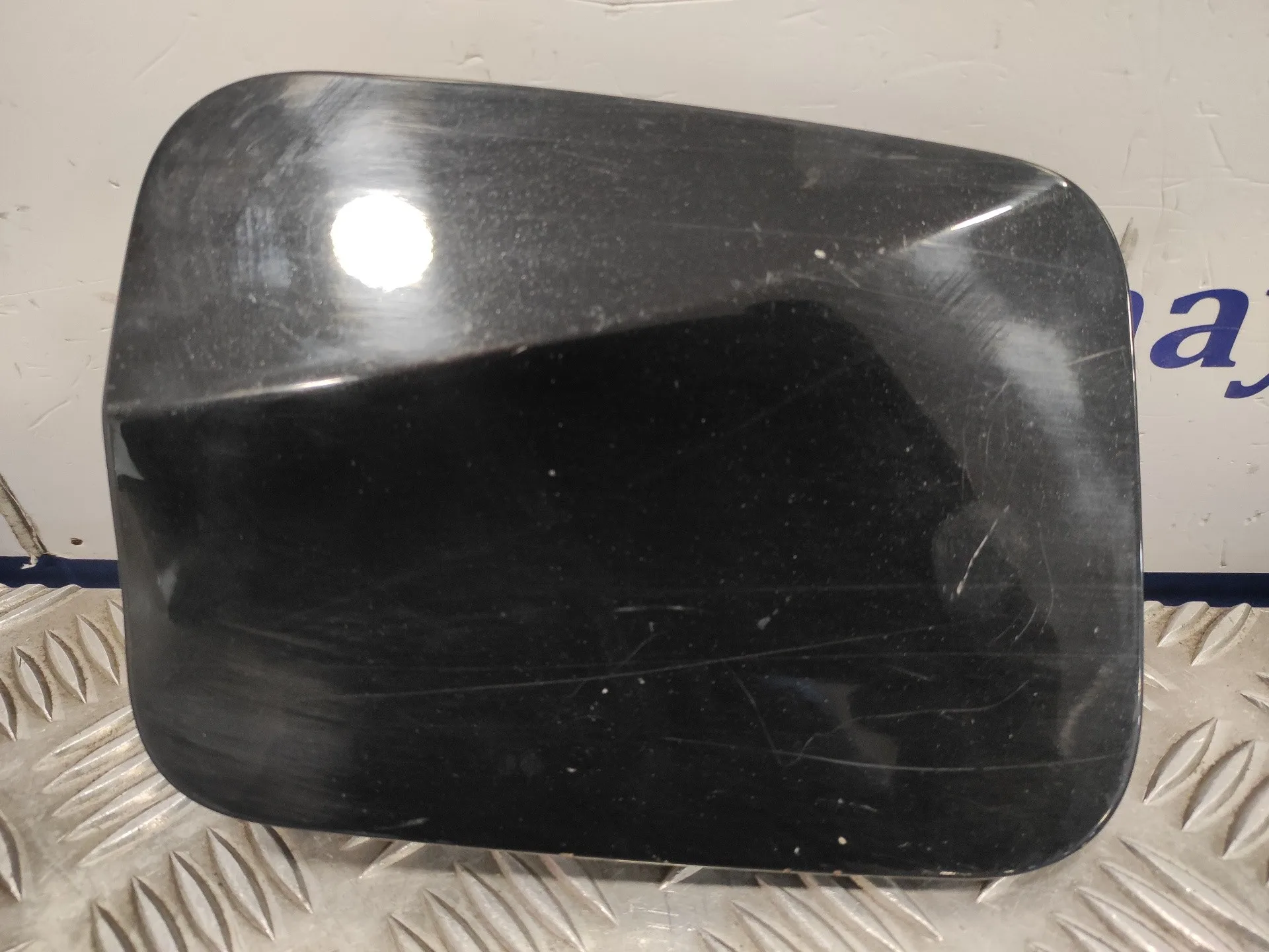 Tapa Exterior Combustible para Subaru Xv
