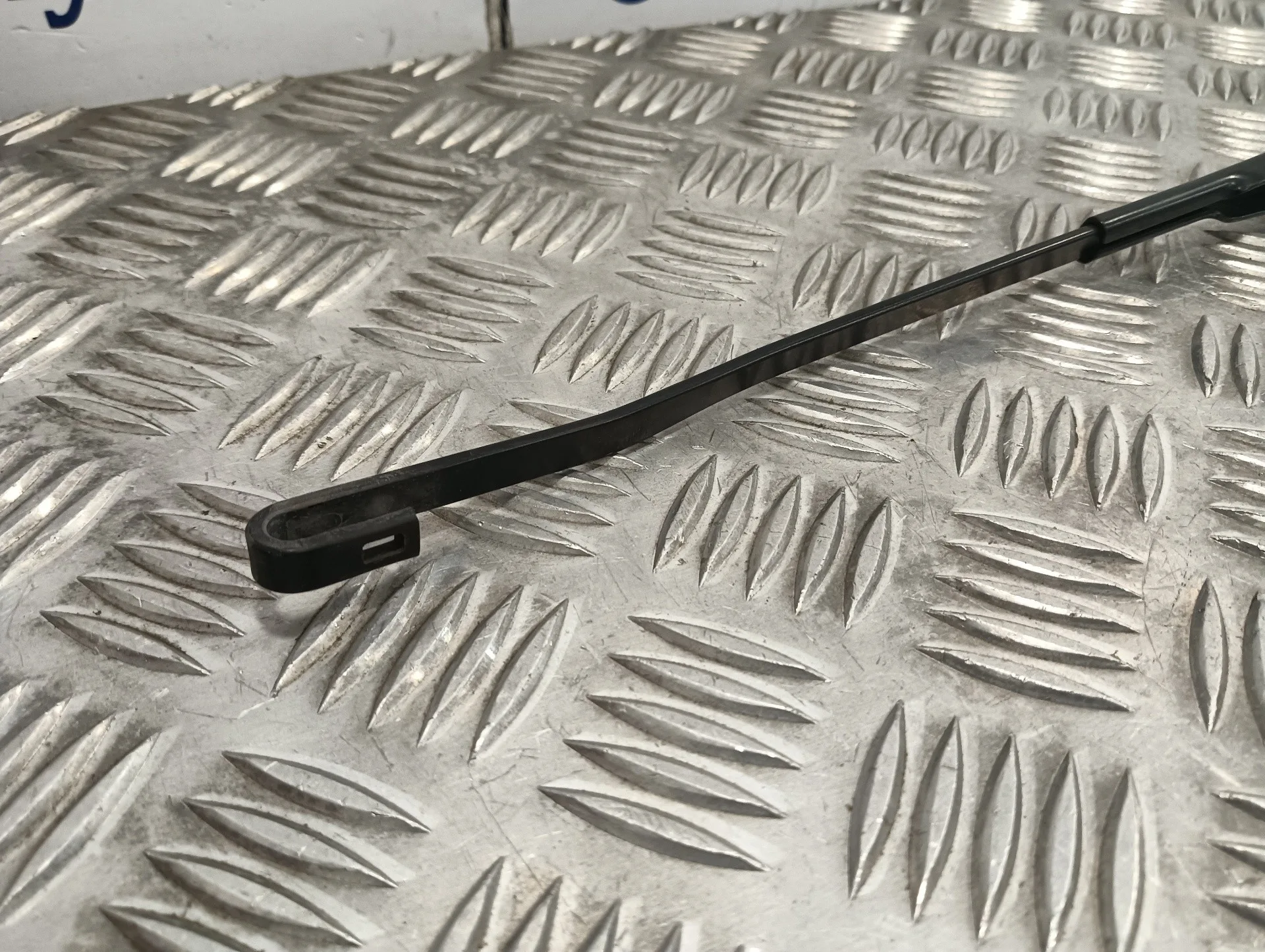 Brazo Limpia Delantero Izquierdo para Subaru Xv