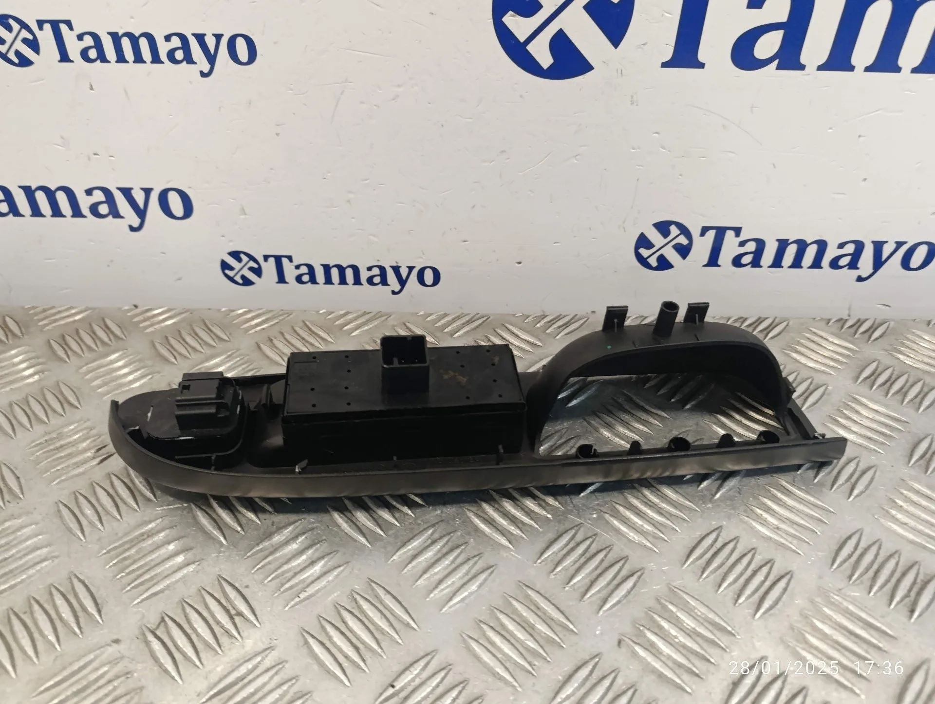 Mando Elevalunas Delantero Izquierdo para Volkswagen Passat Berlina (3C2)