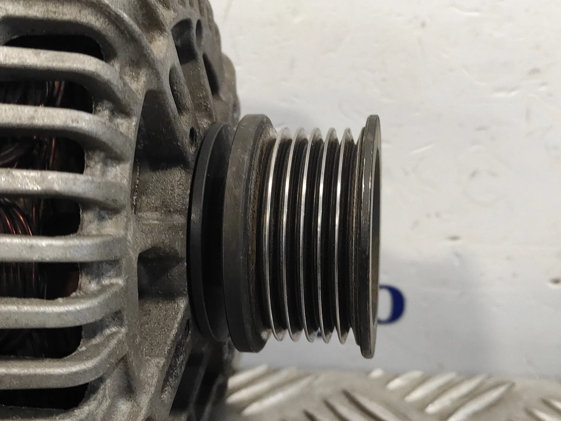 Alternador para Volkswagen Polo (6R1)