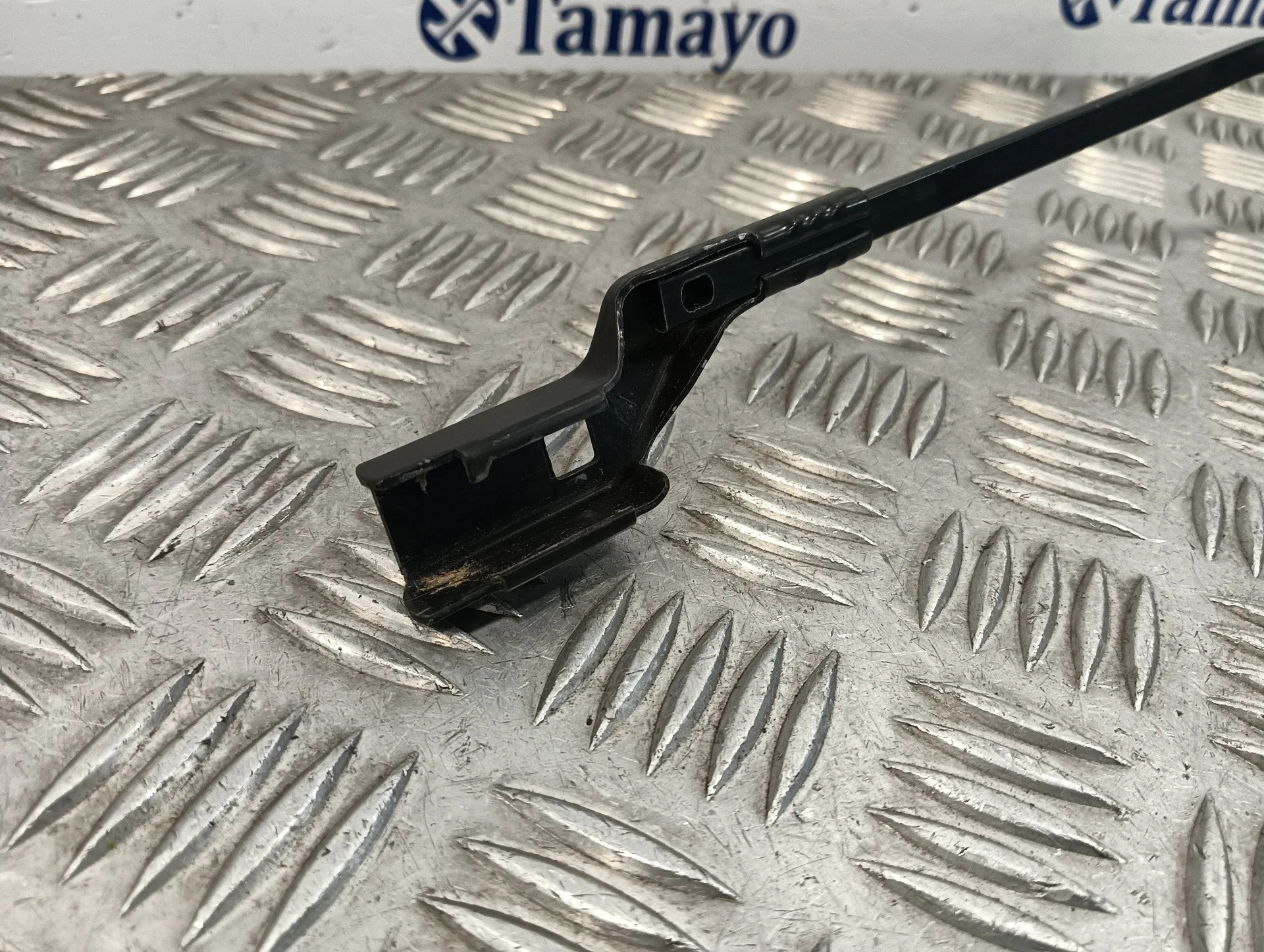 Brazo Limpia Delantero Derecho para Ford Fiesta (Ccn)