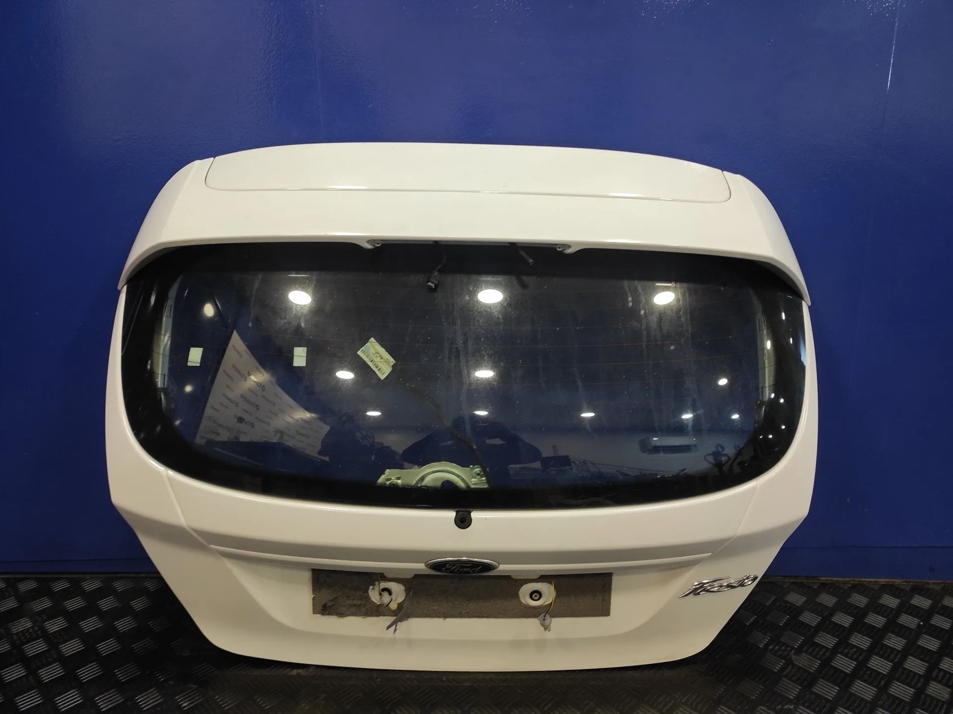 Porton Trasero para Ford Fiesta (Ccn)