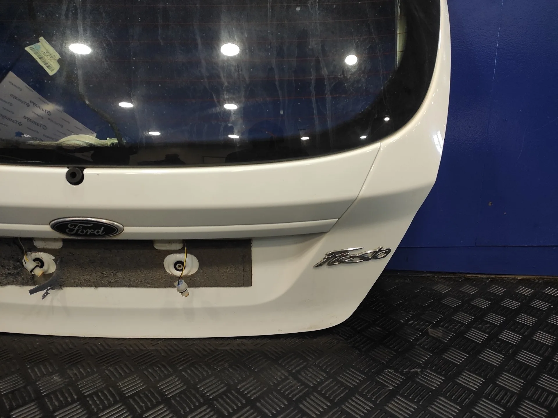 Porton Trasero para Ford Fiesta (Ccn)