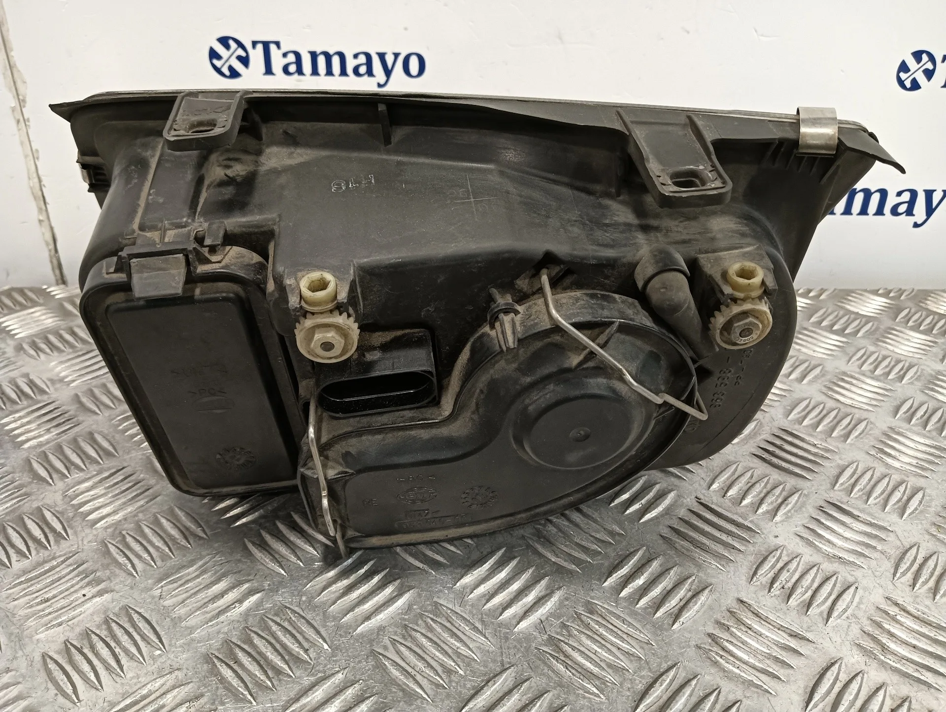 Faro Derecho para Volkswagen Bora Berlina (1J2)
