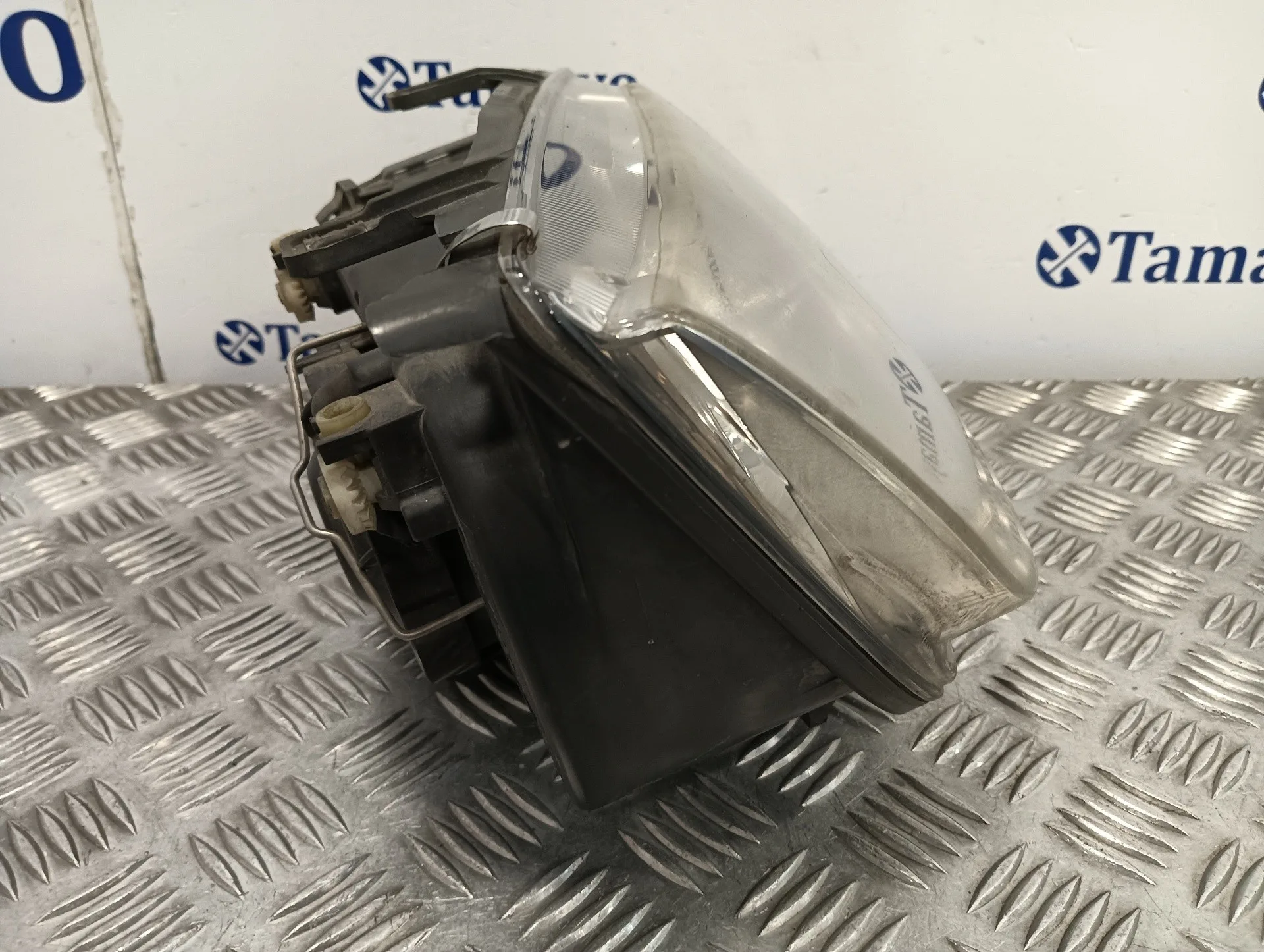 Faro Derecho para Volkswagen Bora Berlina (1J2)