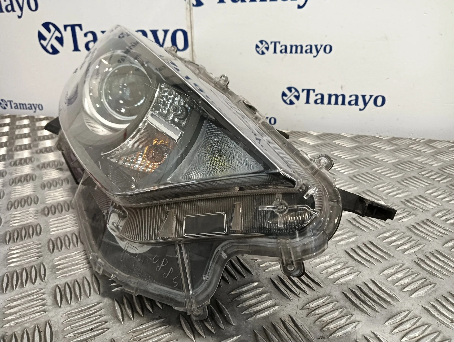 Faro Derecho para Toyota Yaris (Xpa1F/Mxph11/Chxnbw)