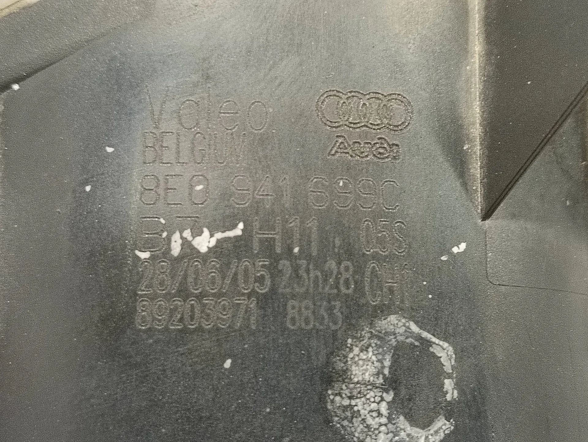Faro Antiniebla Izquierdo para Audi A4 Berlina (8E)