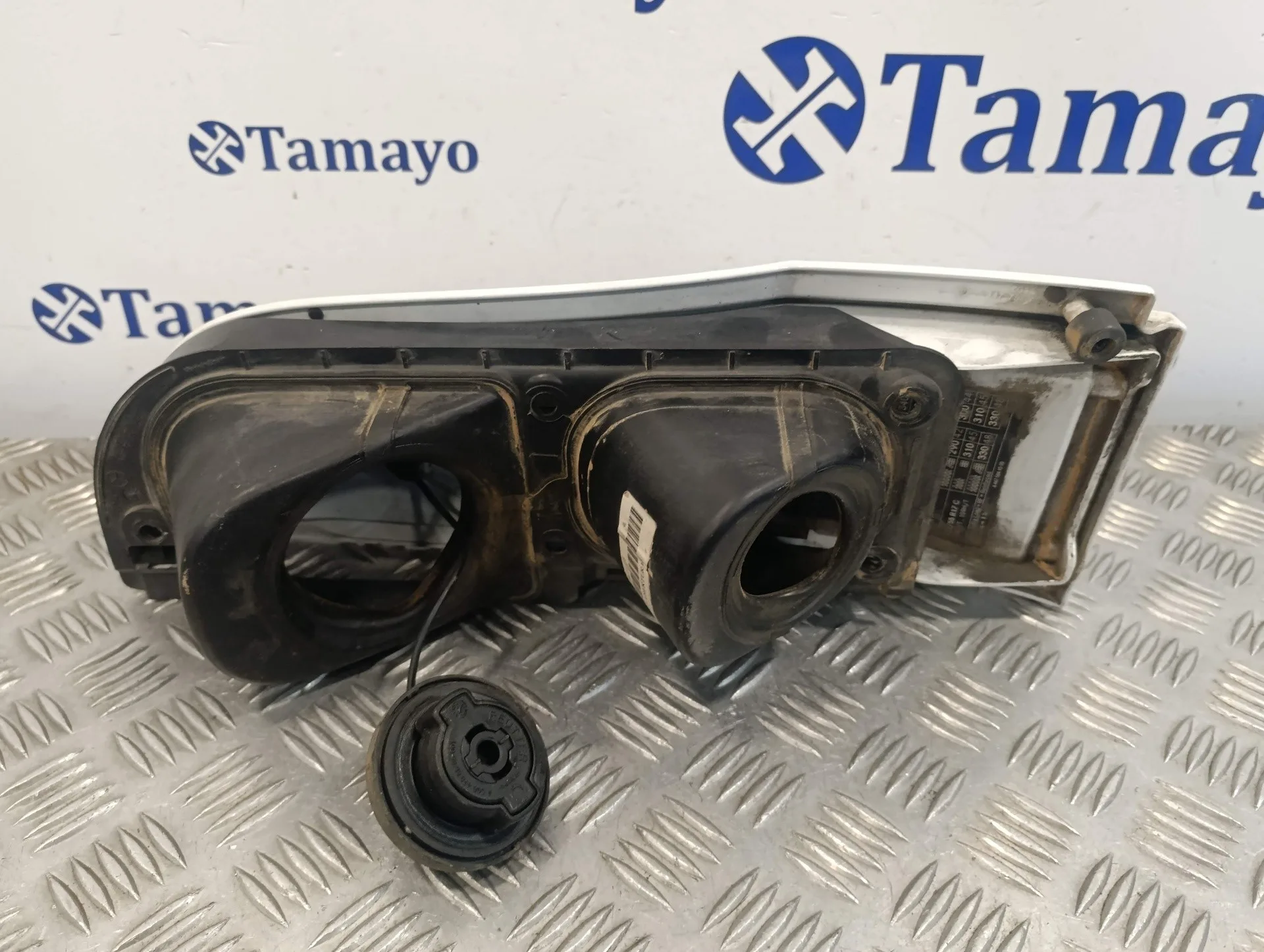 Tapa Exterior Combustible para Mercedes-Benz Vito Mixto (447)