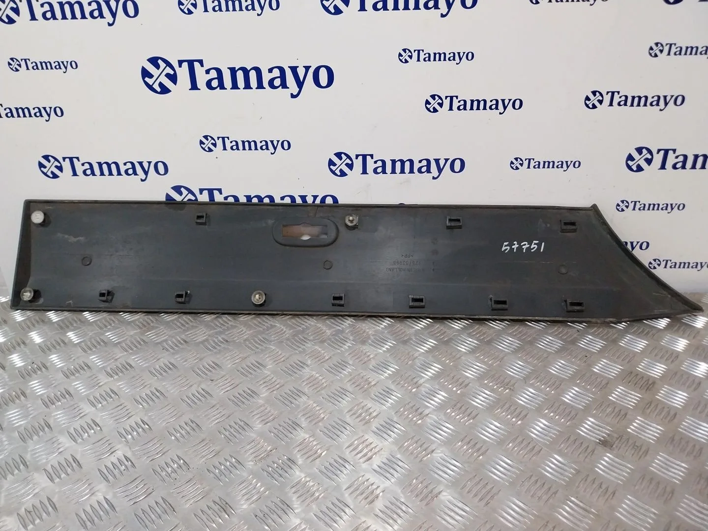Moldura para Mercedes-Benz Sprinter 02.00 -> Caja Cerrada