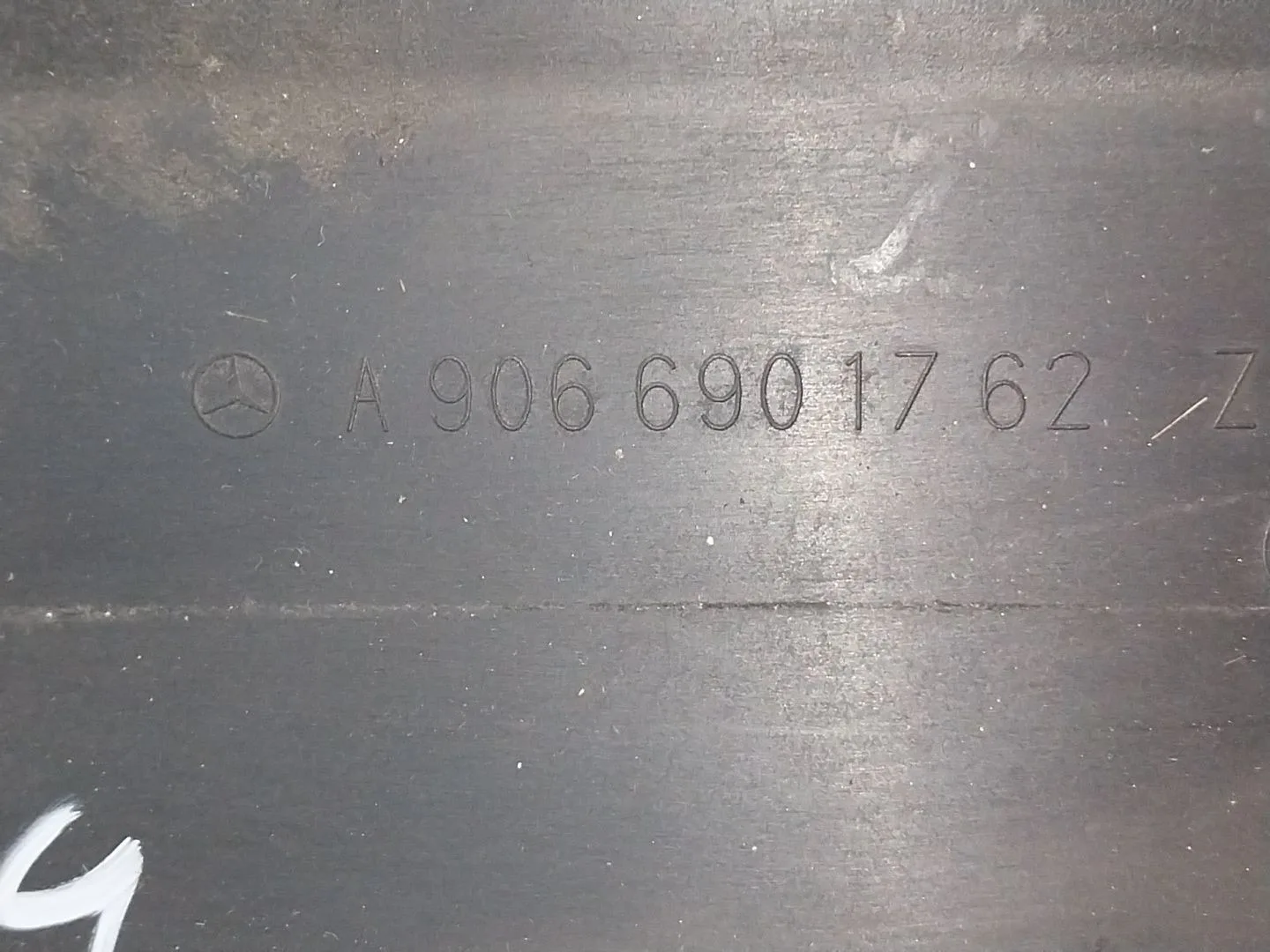 Moldura para Mercedes-Benz Sprinter 02.00 -> Caja Cerrada