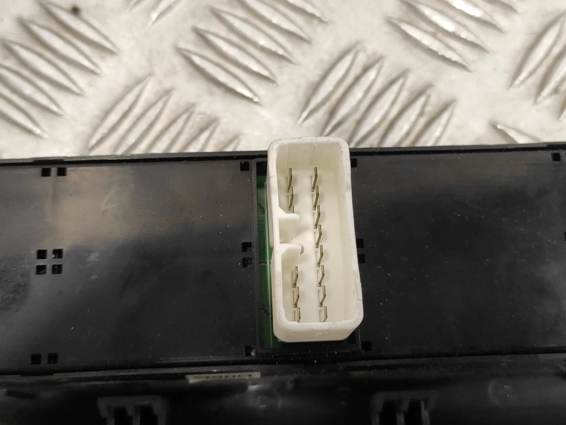 Mando Elevalunas Delantero Izquierdo para Kia Cerato