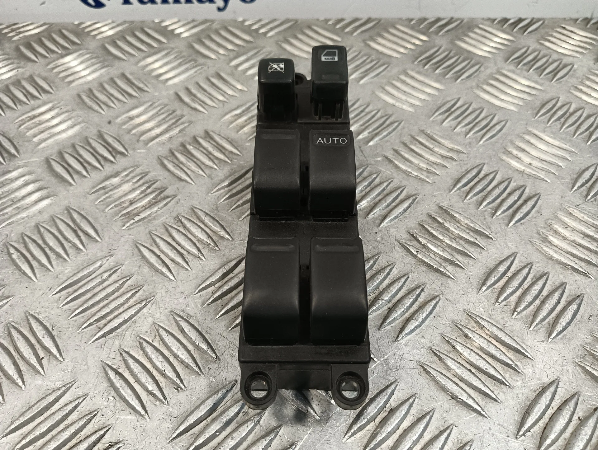 Mando Elevalunas Delantero Derecho para Nissan X-Trail (T30)