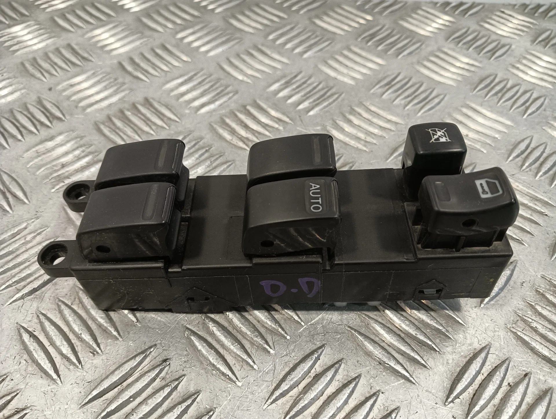 Mando Elevalunas Delantero Derecho para Nissan X-Trail (T30)