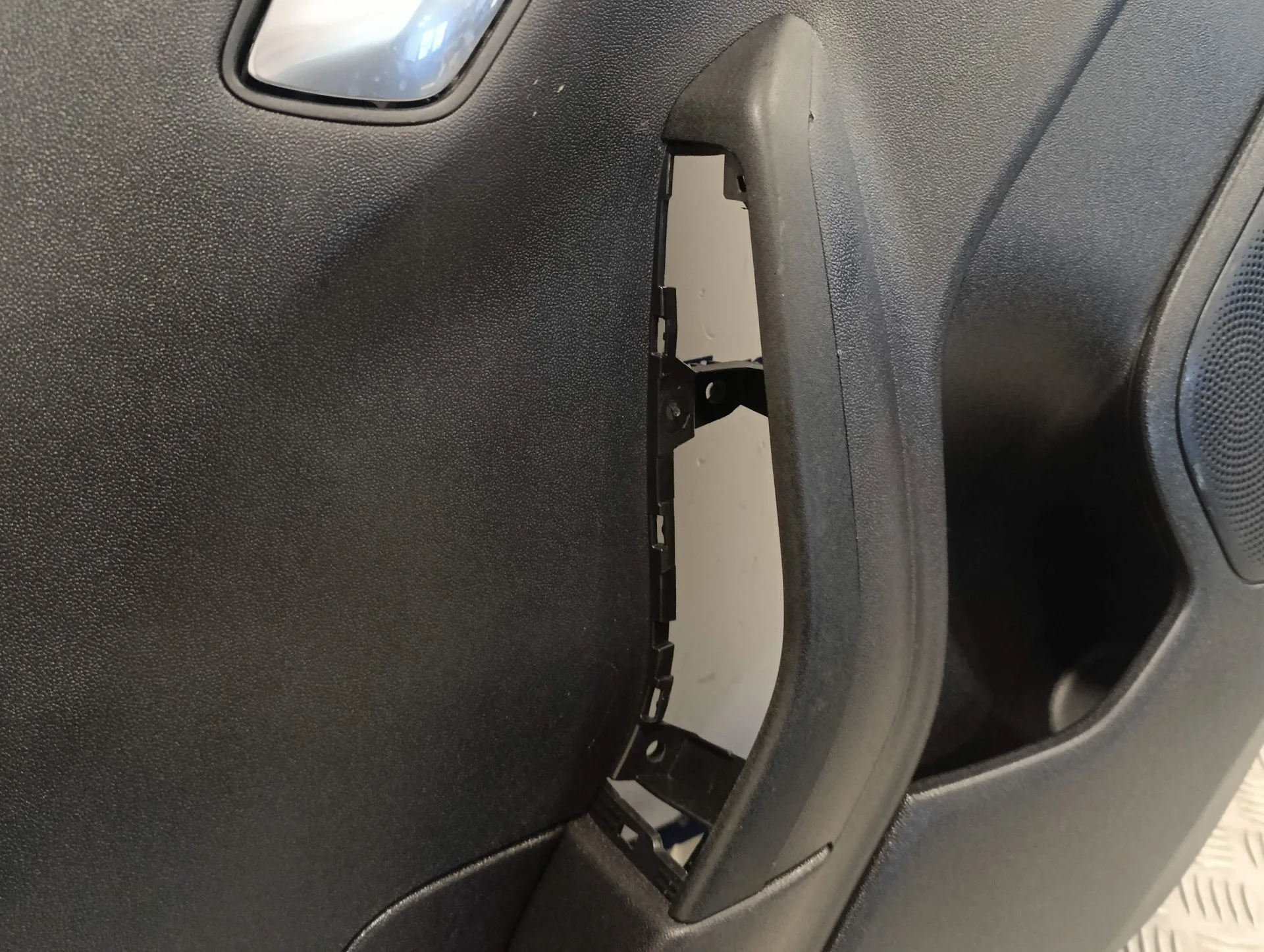 Guarnecido Puerta Trasera Izquierda para Ford Fiesta (Ce1)