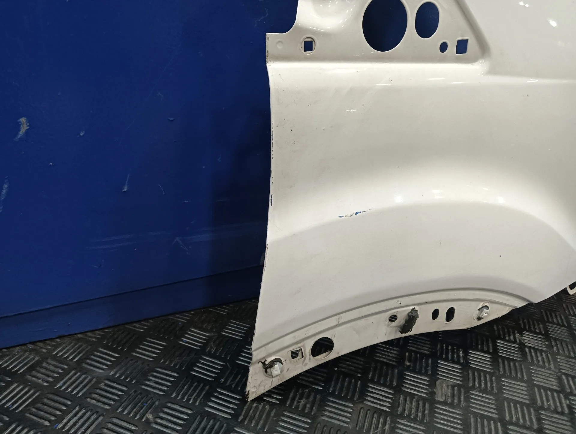 Aleta Delantera Derecha para Ford Transit Kastenwagen (Ttg)