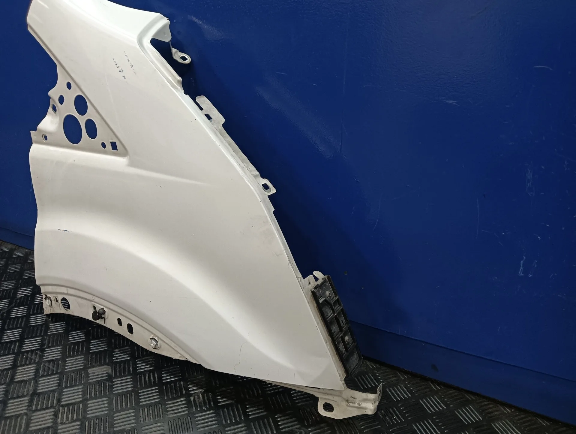 Aleta Delantera Derecha para Ford Transit Kastenwagen (Ttg)