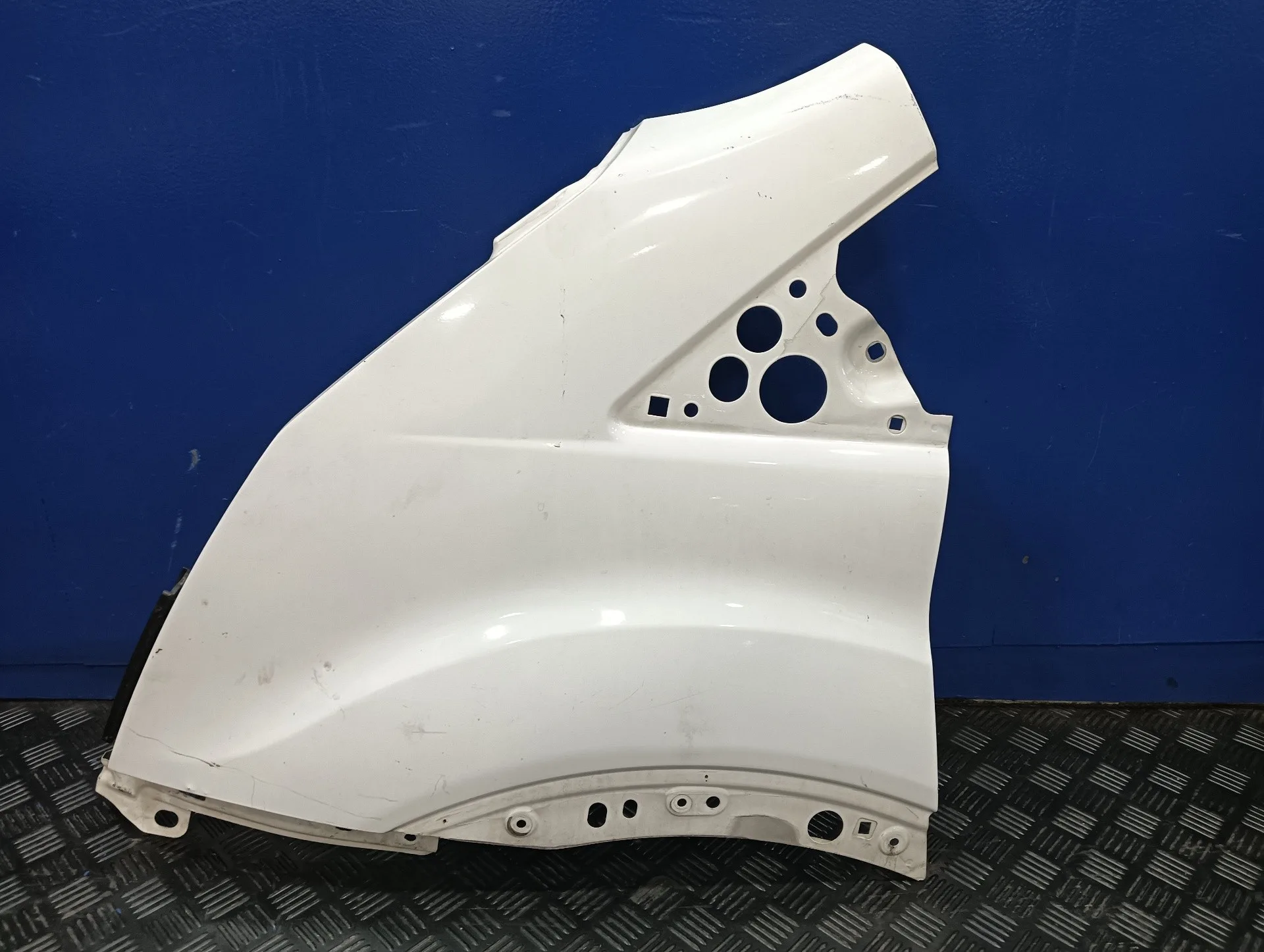 Aleta Delantera Izquierda para Ford Transit Kastenwagen (Ttg)