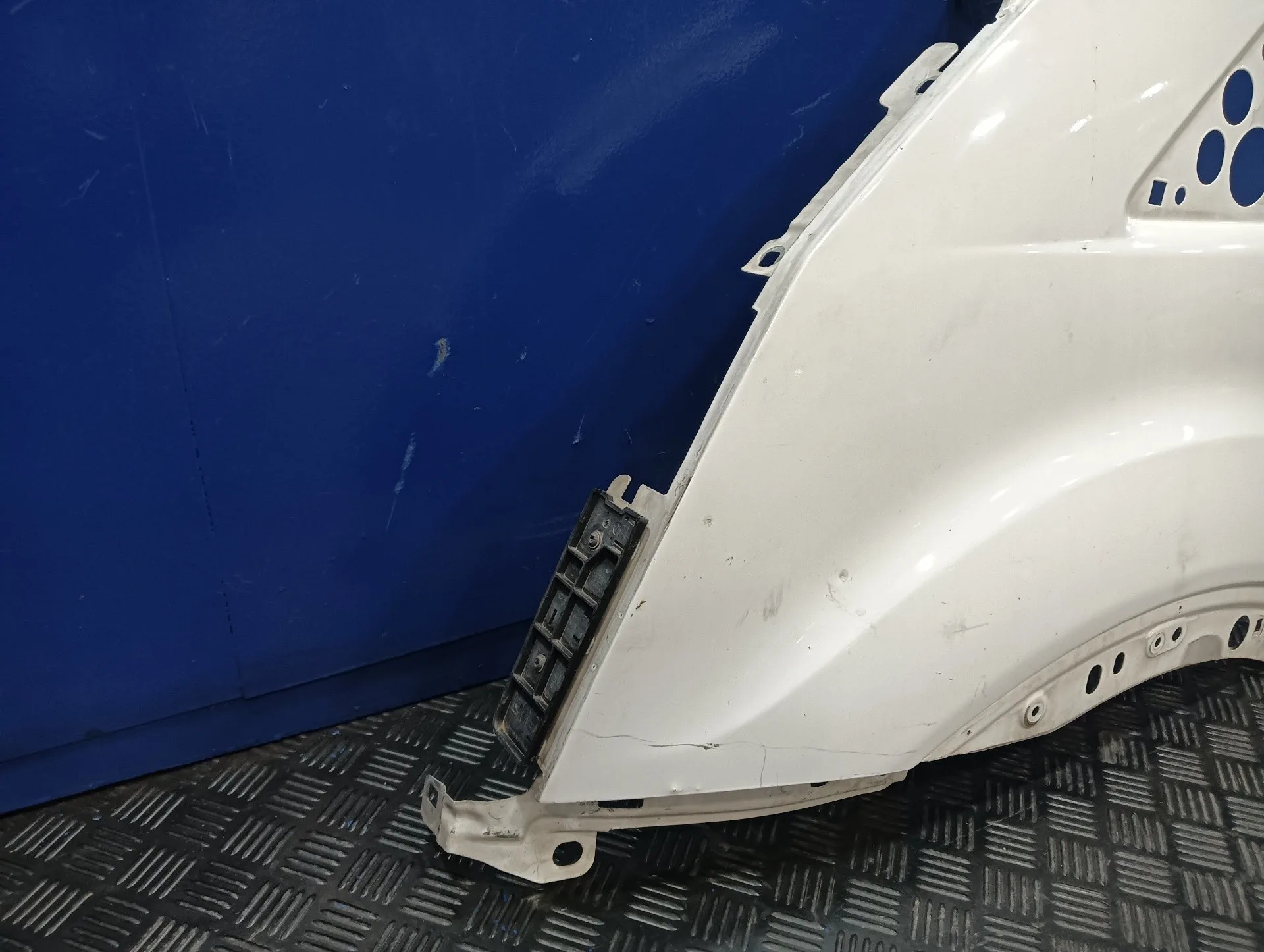 Aleta Delantera Izquierda para Ford Transit Kastenwagen (Ttg)
