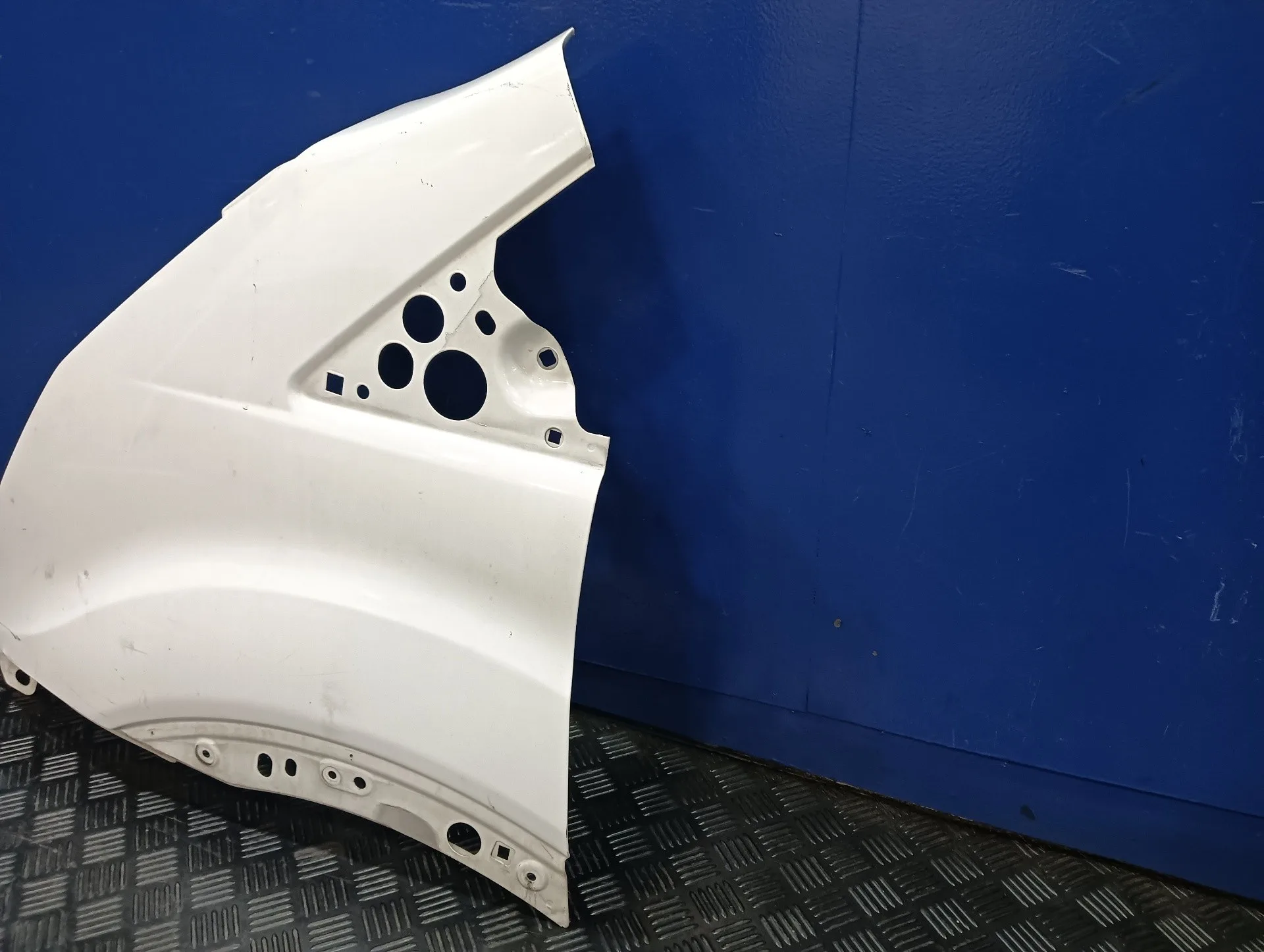 Aleta Delantera Izquierda para Ford Transit Kastenwagen (Ttg)