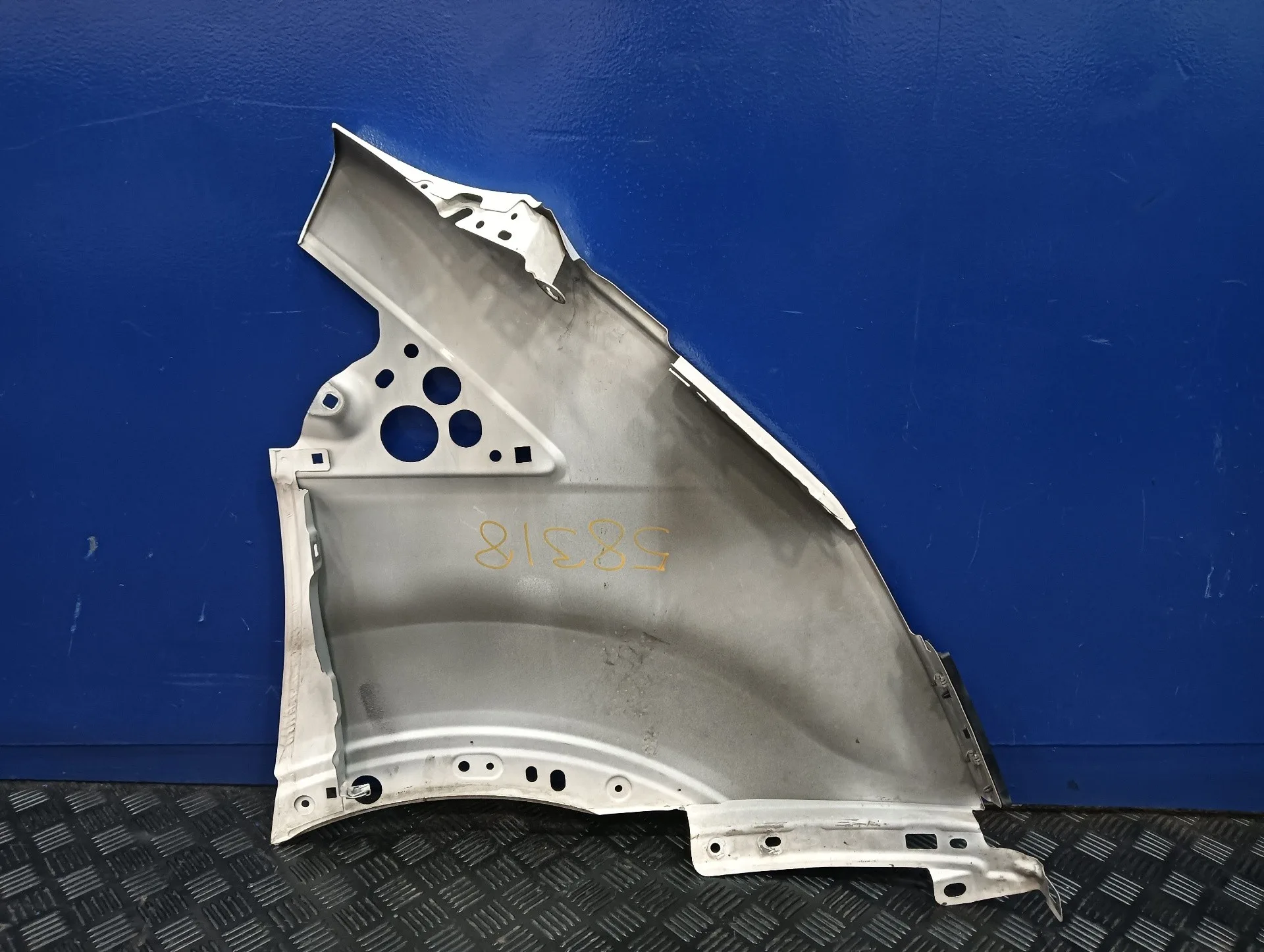 Aleta Delantera Izquierda para Ford Transit Kastenwagen (Ttg)