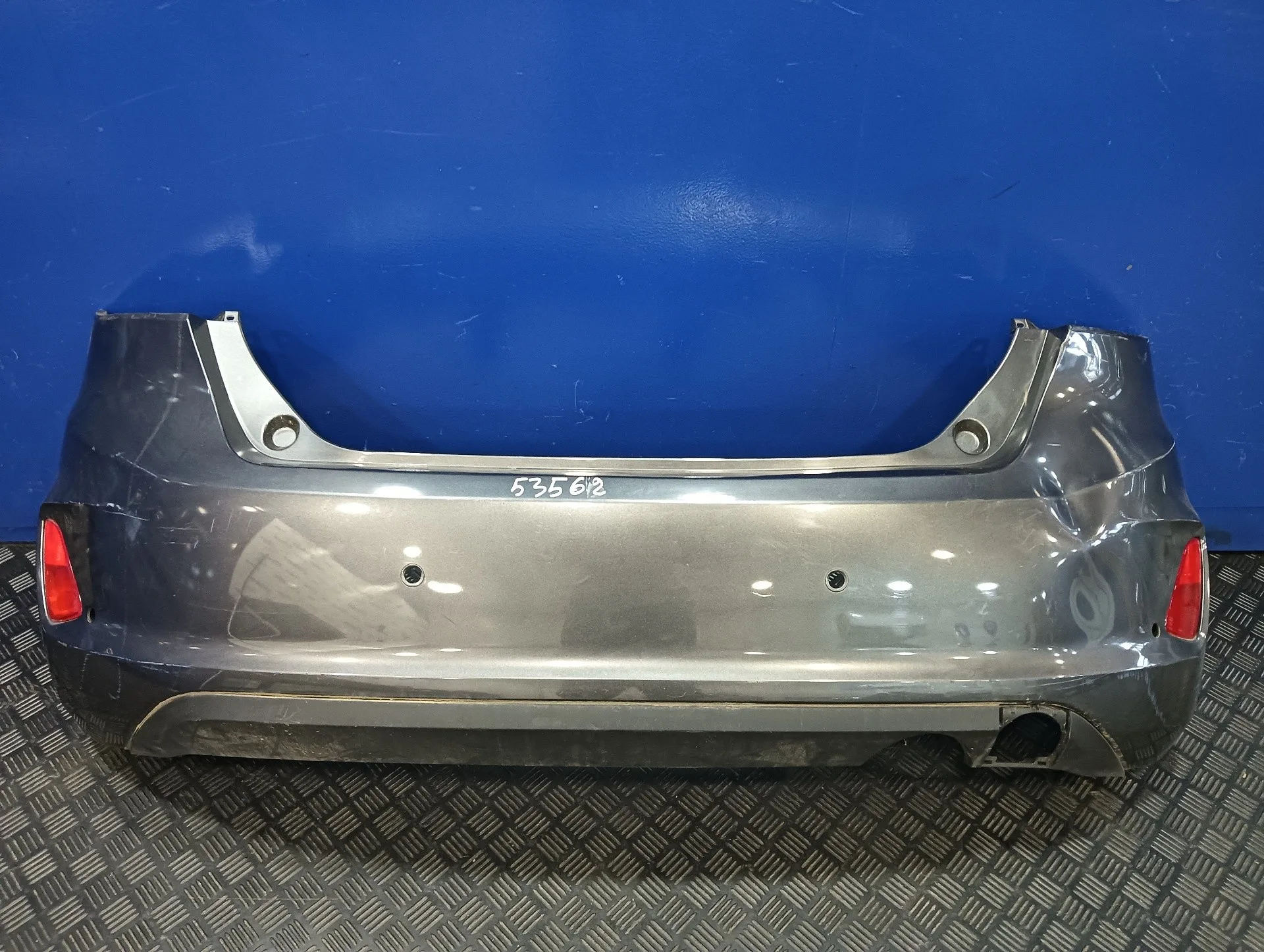Paragolpes Trasero para Ford Fiesta (Ce1)