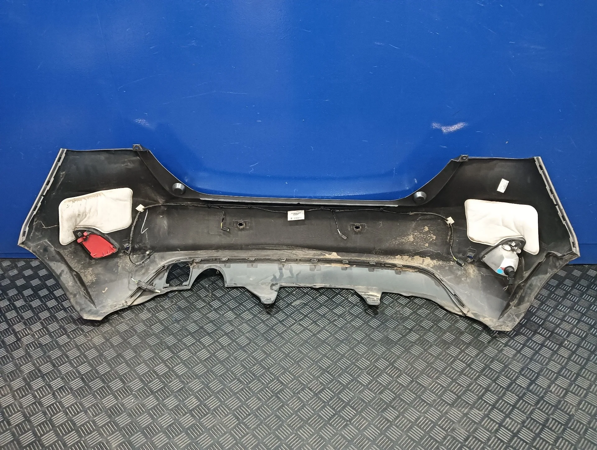 Paragolpes Trasero para Ford Fiesta (Ce1)