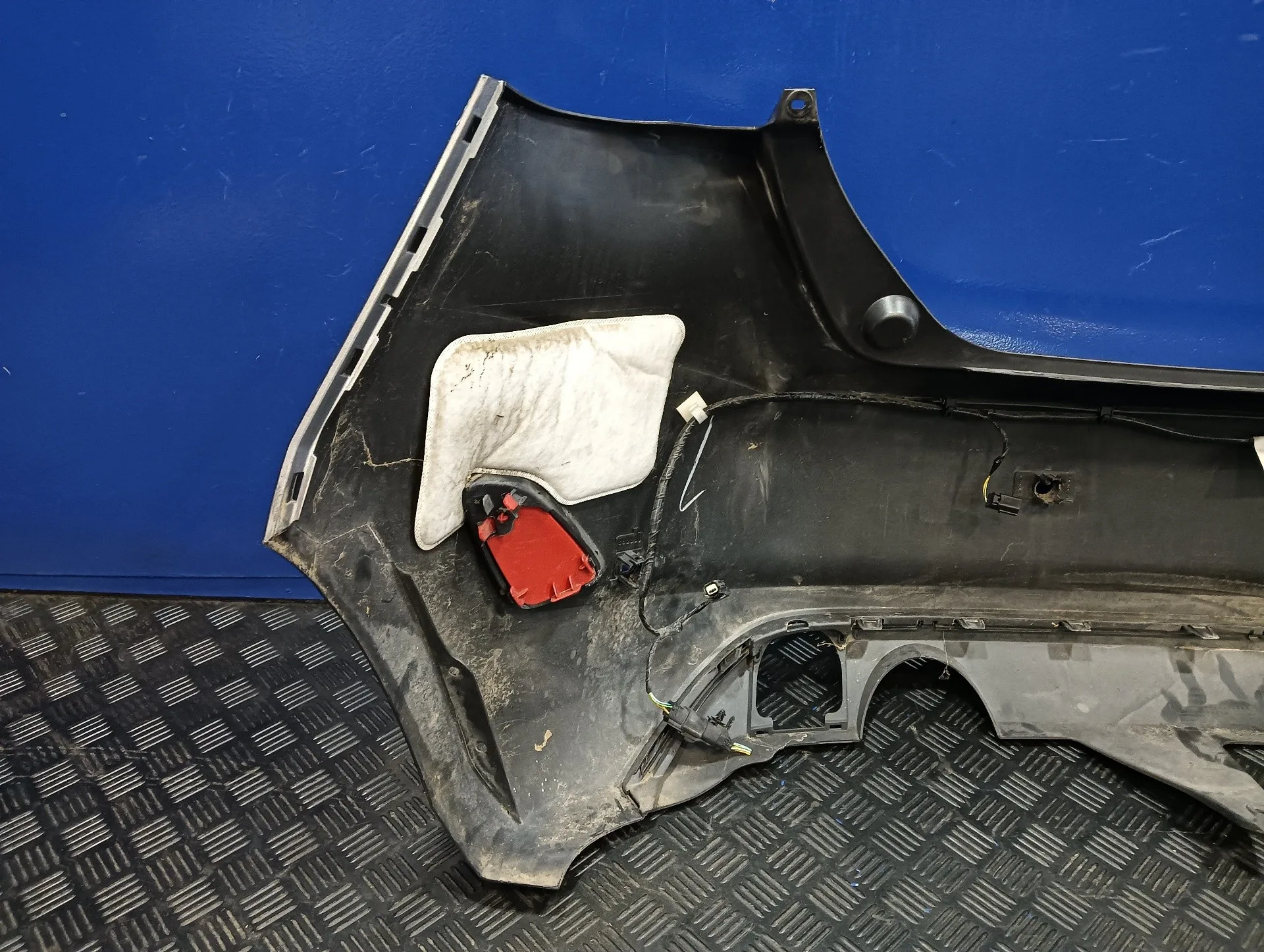 Paragolpes Trasero para Ford Fiesta (Ce1)
