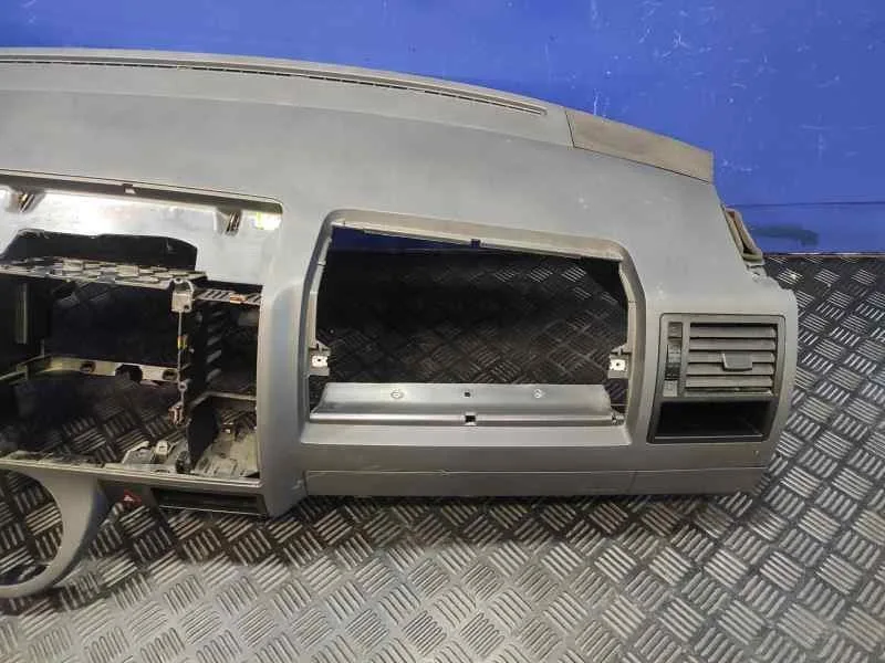 Salpicadero para Volkswagen T5 Transporter (7E)