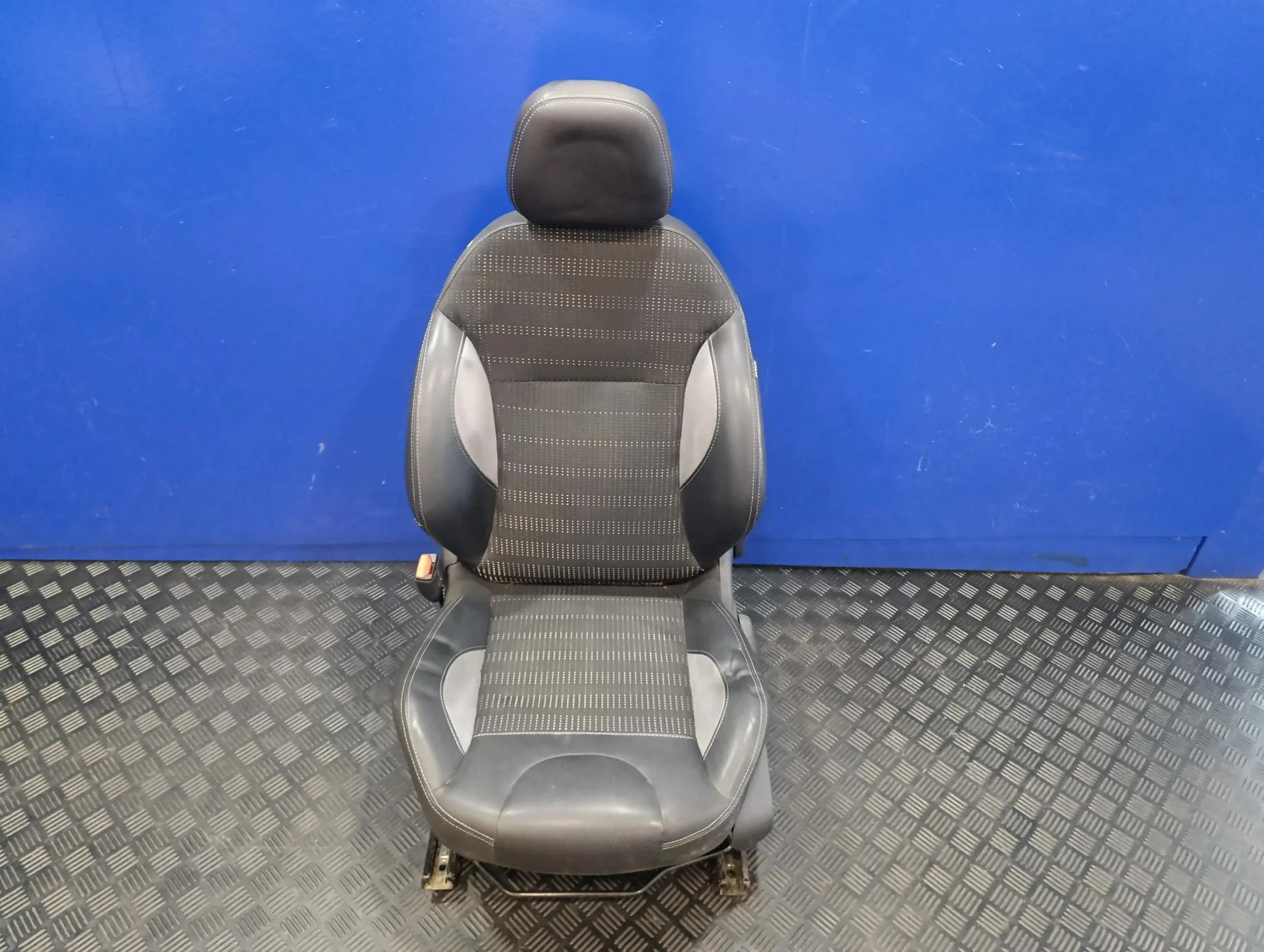 Asiento Delantero Izquierdo para Peugeot 2008 (--.2013->)