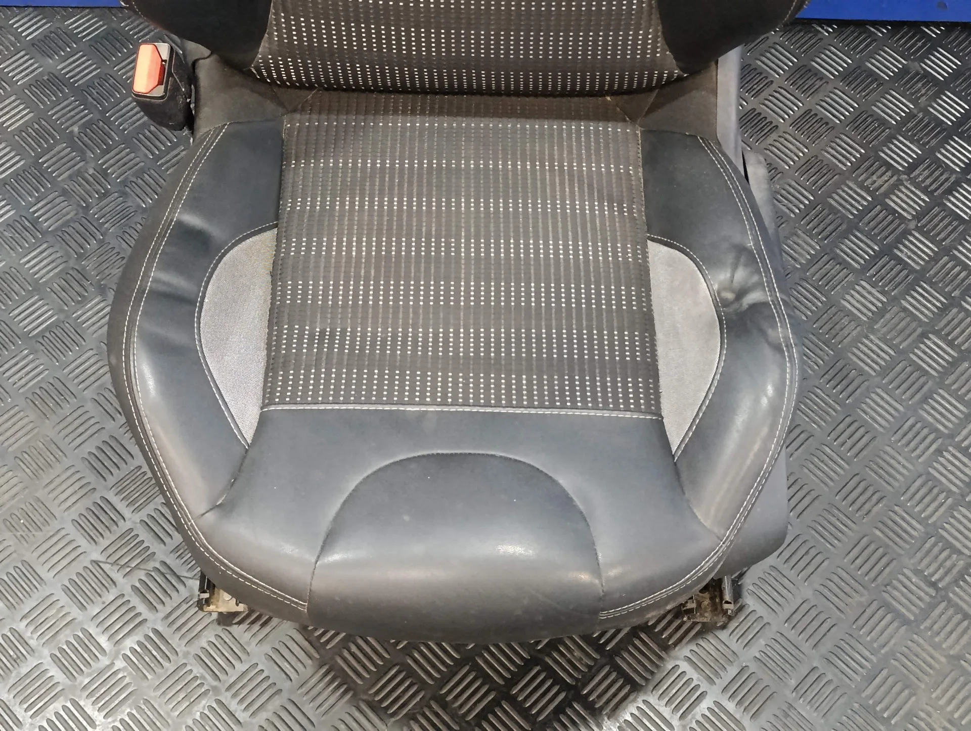 Asiento Delantero Izquierdo para Peugeot 2008 (--.2013->)