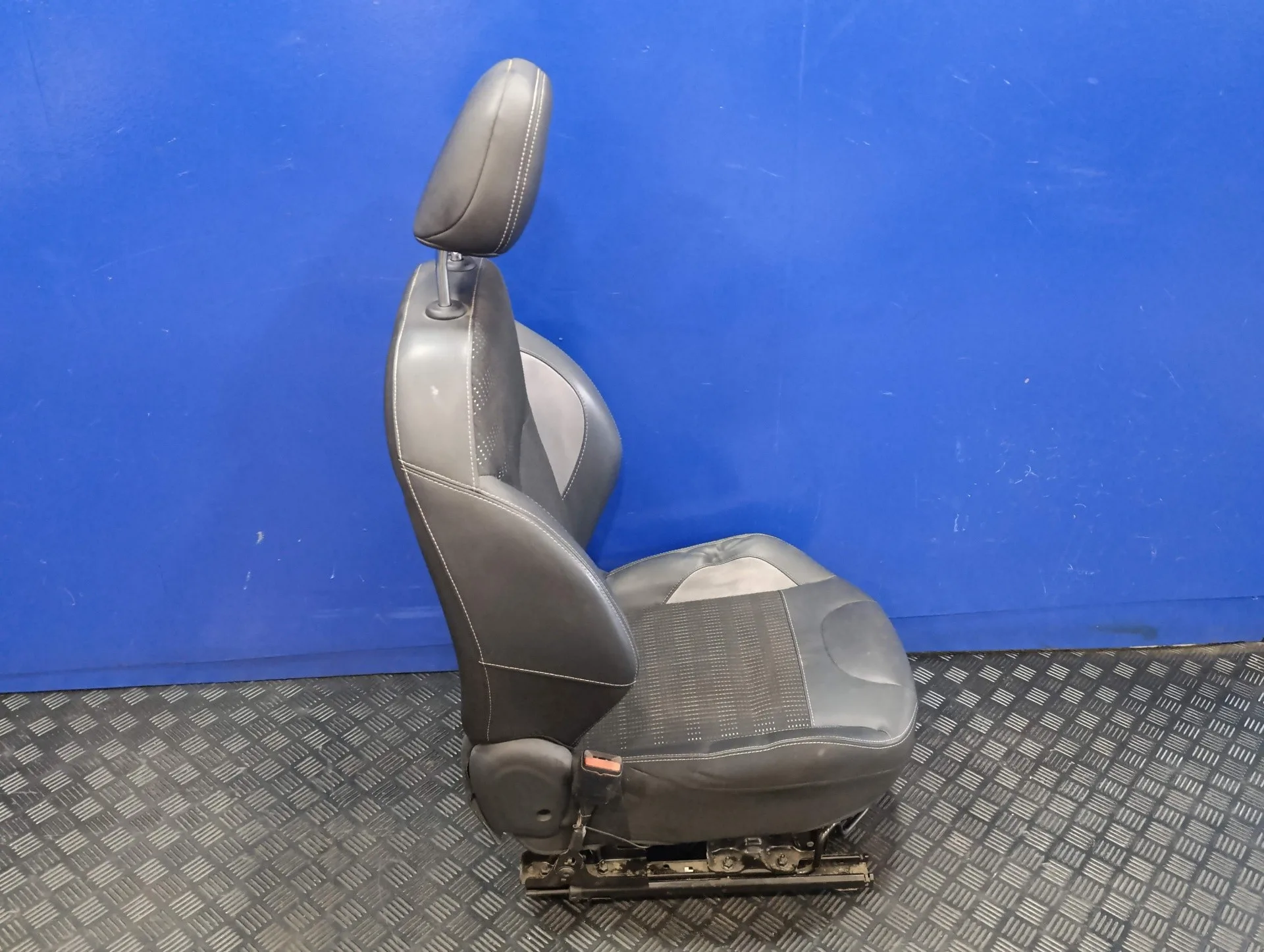 Asiento Delantero Izquierdo para Peugeot 2008 (--.2013->)