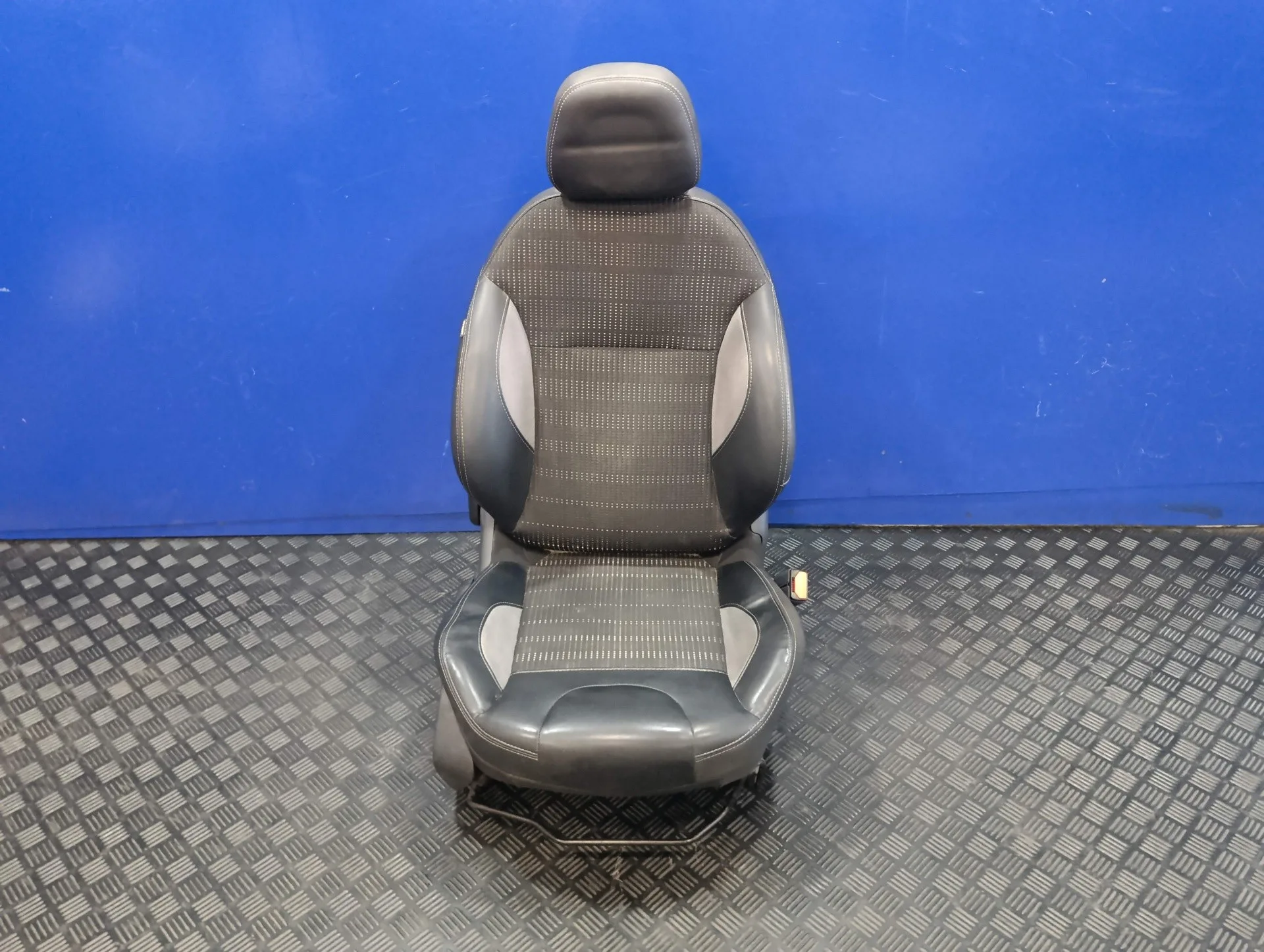 Asiento Delantero Derecho para Peugeot 2008 (--.2013->)