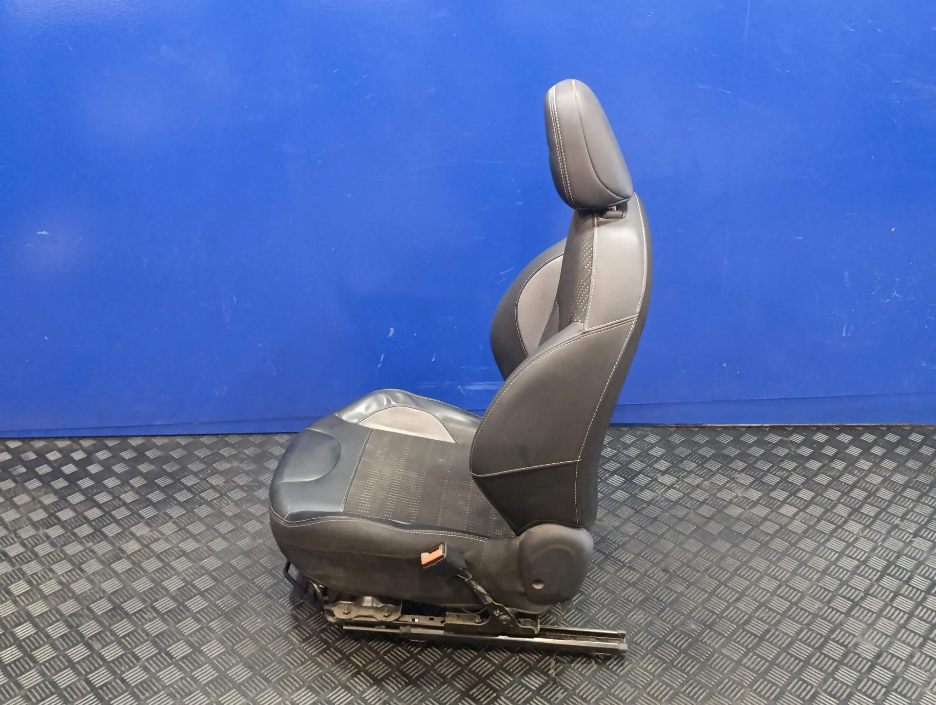 Asiento Delantero Derecho para Peugeot 2008 (--.2013->)