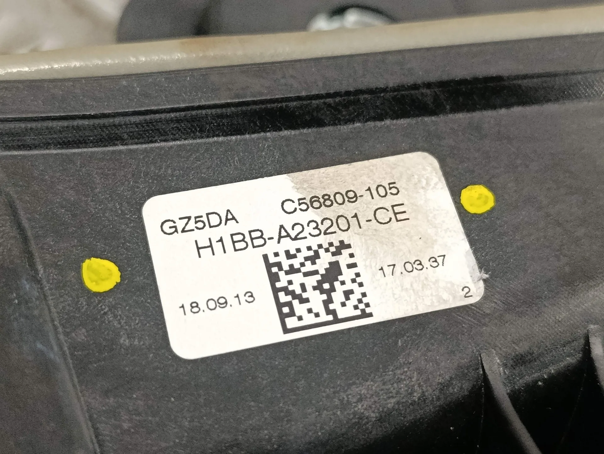 Elevalunas Delantero Izquierdo para Ford Fiesta (Ce1)