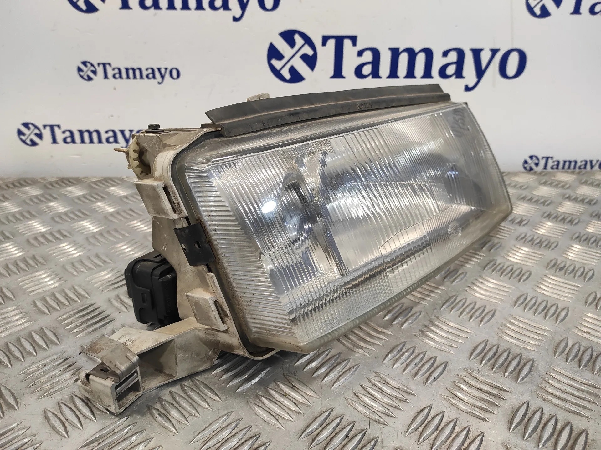 Faro Derecho para Skoda Octavia Berlina (1U2)