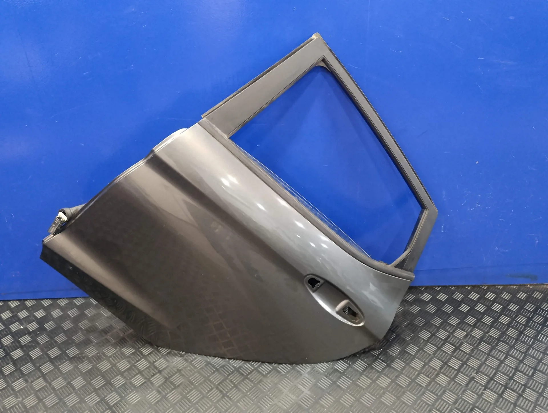 Puerta Trasera Izquierda para Ford Fiesta (Ce1)