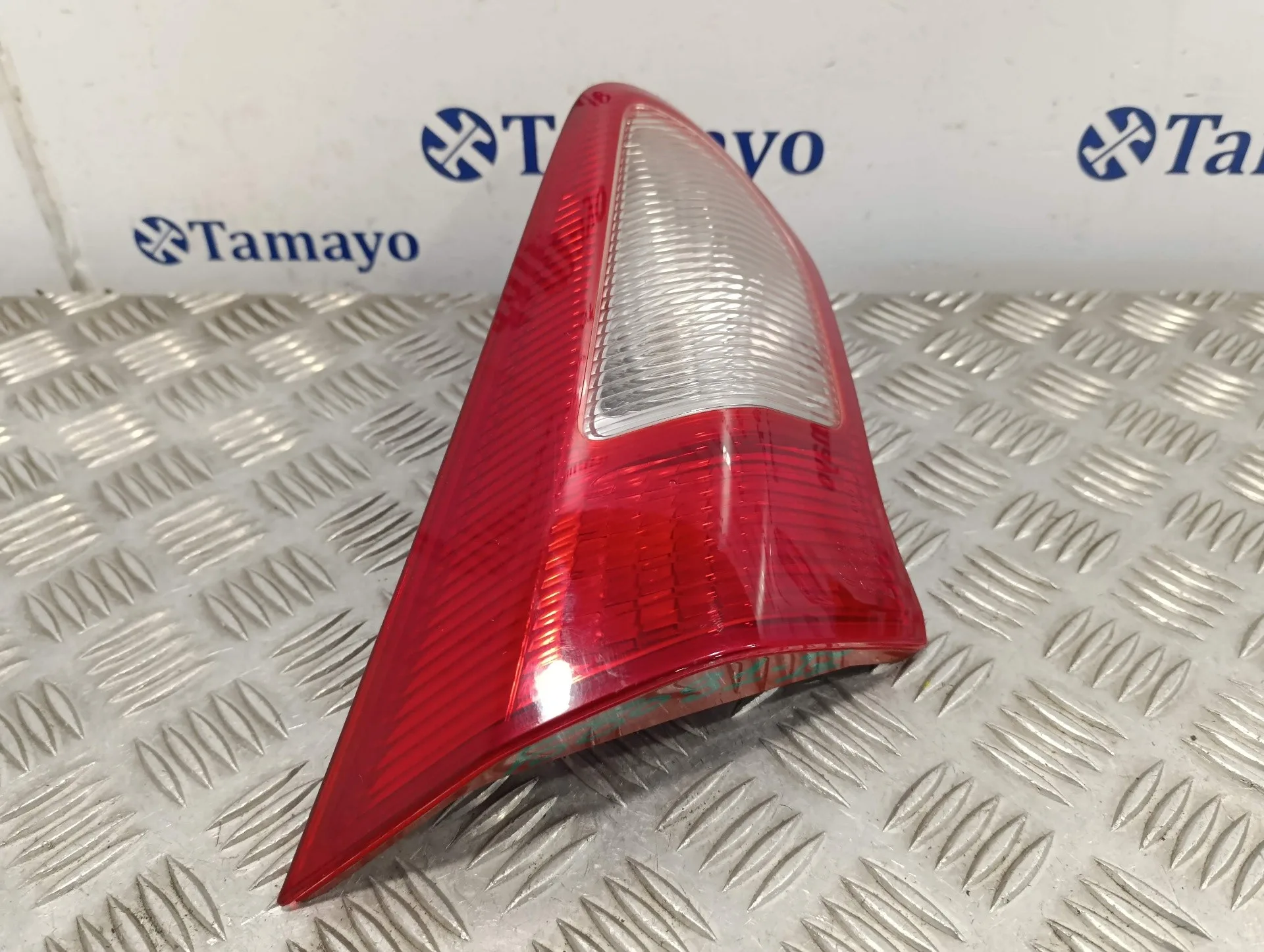 Piloto Trasero Izquierdo Interior para Mitsubishi Lancer Berlina (Cy0)
