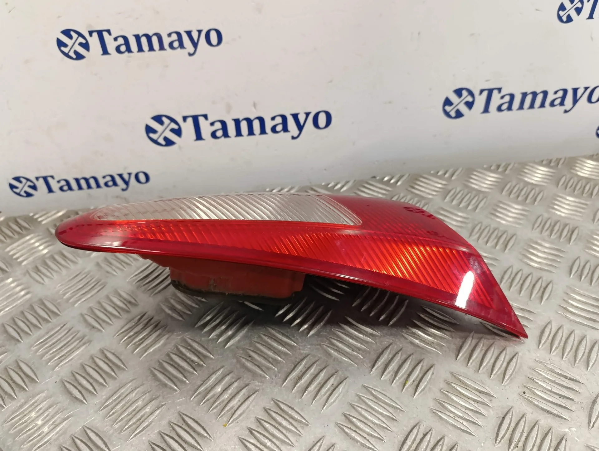 Piloto Trasero Izquierdo Interior para Mitsubishi Lancer Berlina (Cy0)