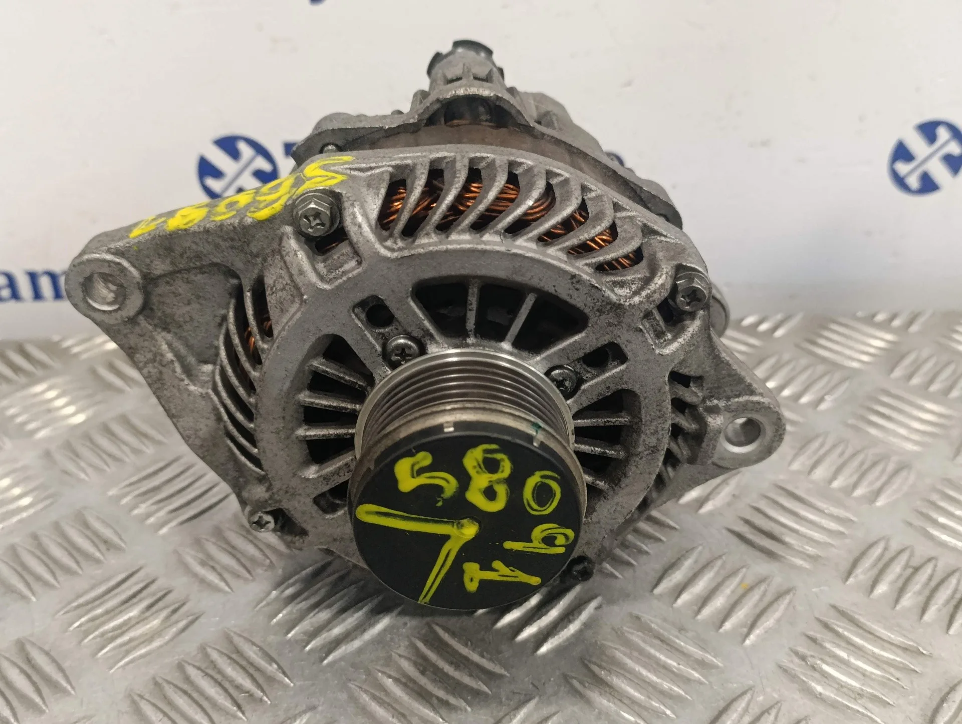 Alternador para Mitsubishi Lancer Berlina (Cy0)
