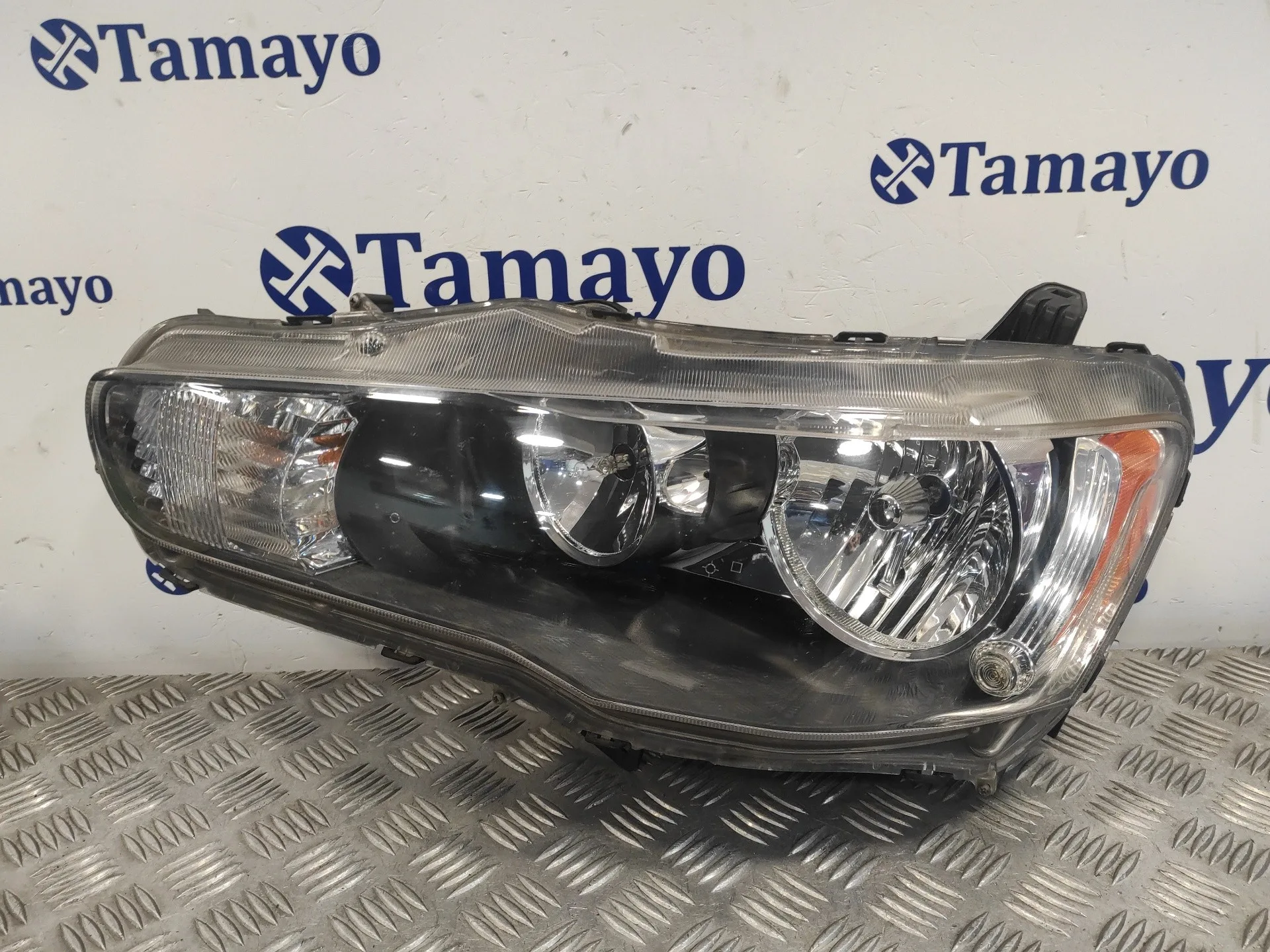 Faro Izquierdo para Mitsubishi Lancer Berlina (Cy0)