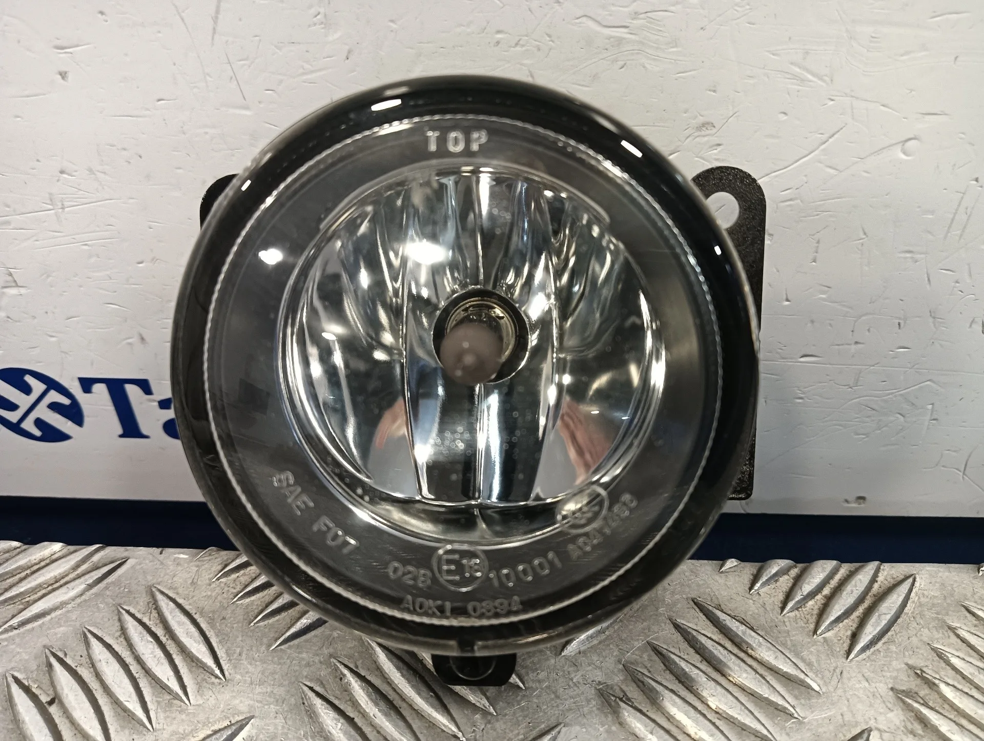 Faro Antiniebla Derecho para Mitsubishi Lancer Berlina (Cy0)