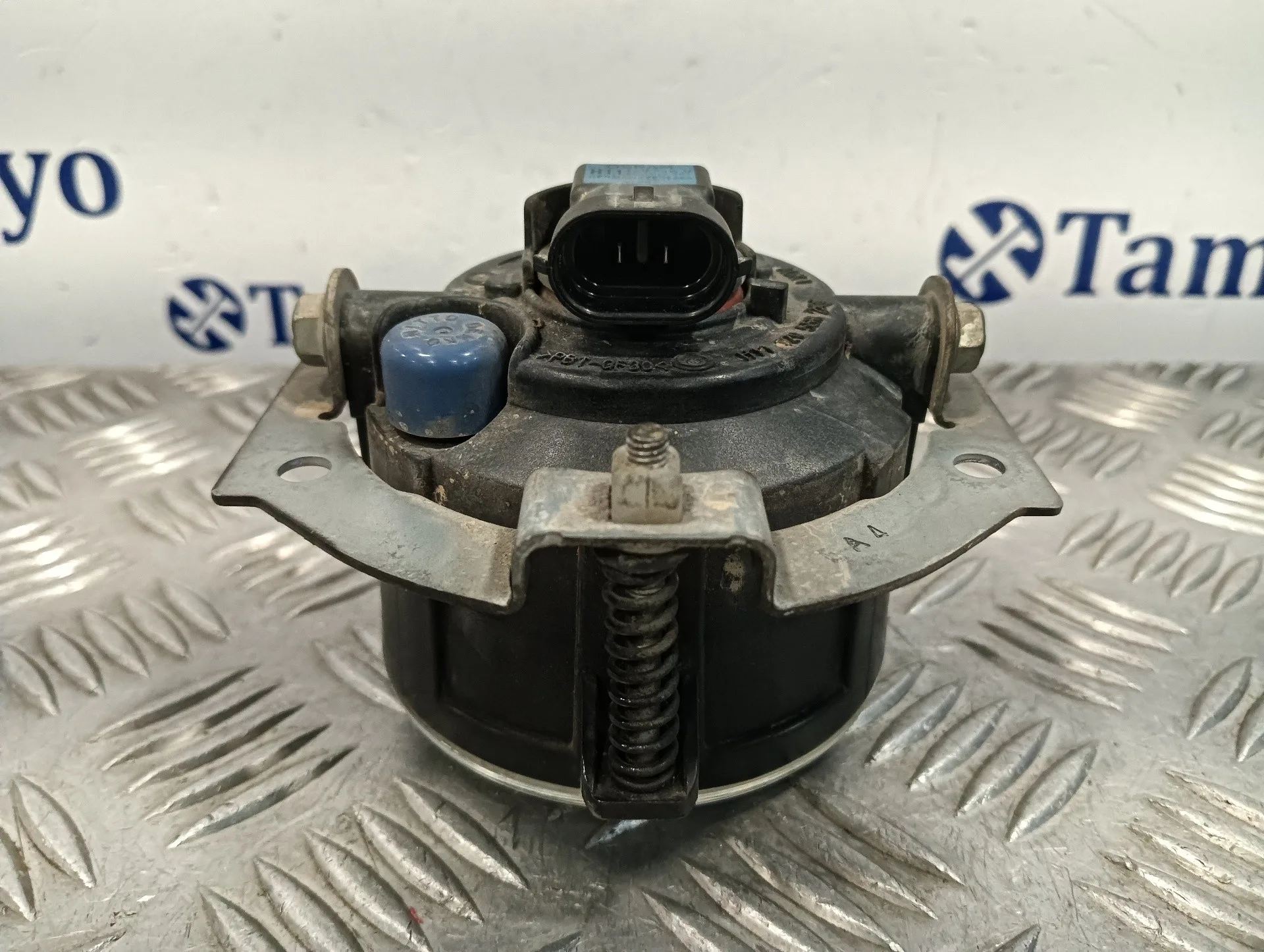 Faro Antiniebla Izquierdo para Mitsubishi Lancer Berlina (Cy0)