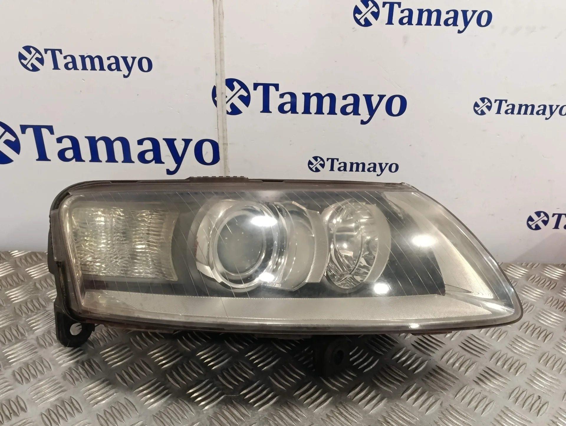 Faro Derecho para Audi A6 Berlina (4F2)