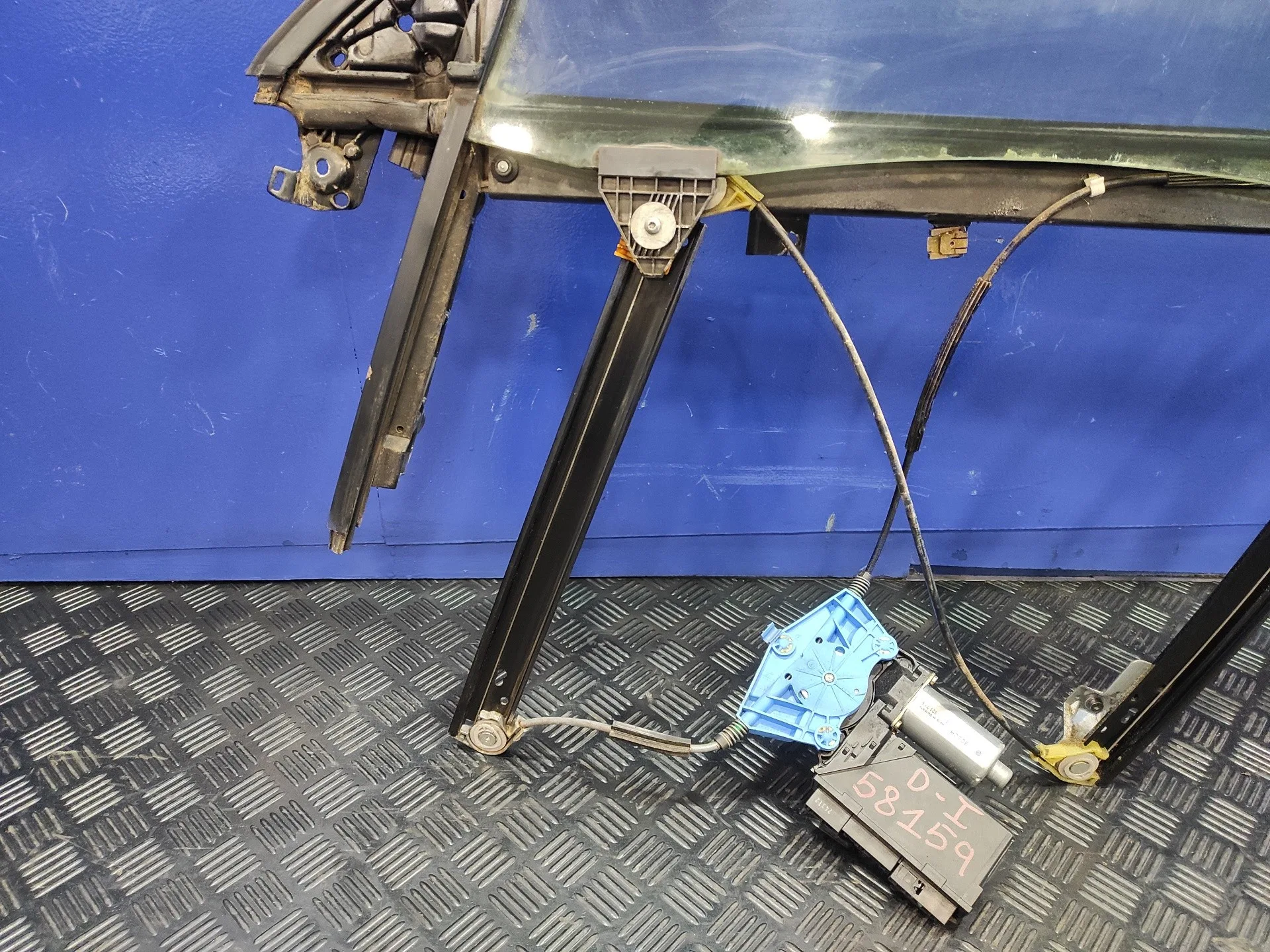 Elevalunas Delantero Izquierdo para Audi A4 Avant (8E)